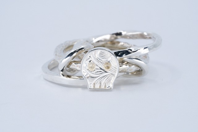 R-120 Three linked Arabesque Scar Ring