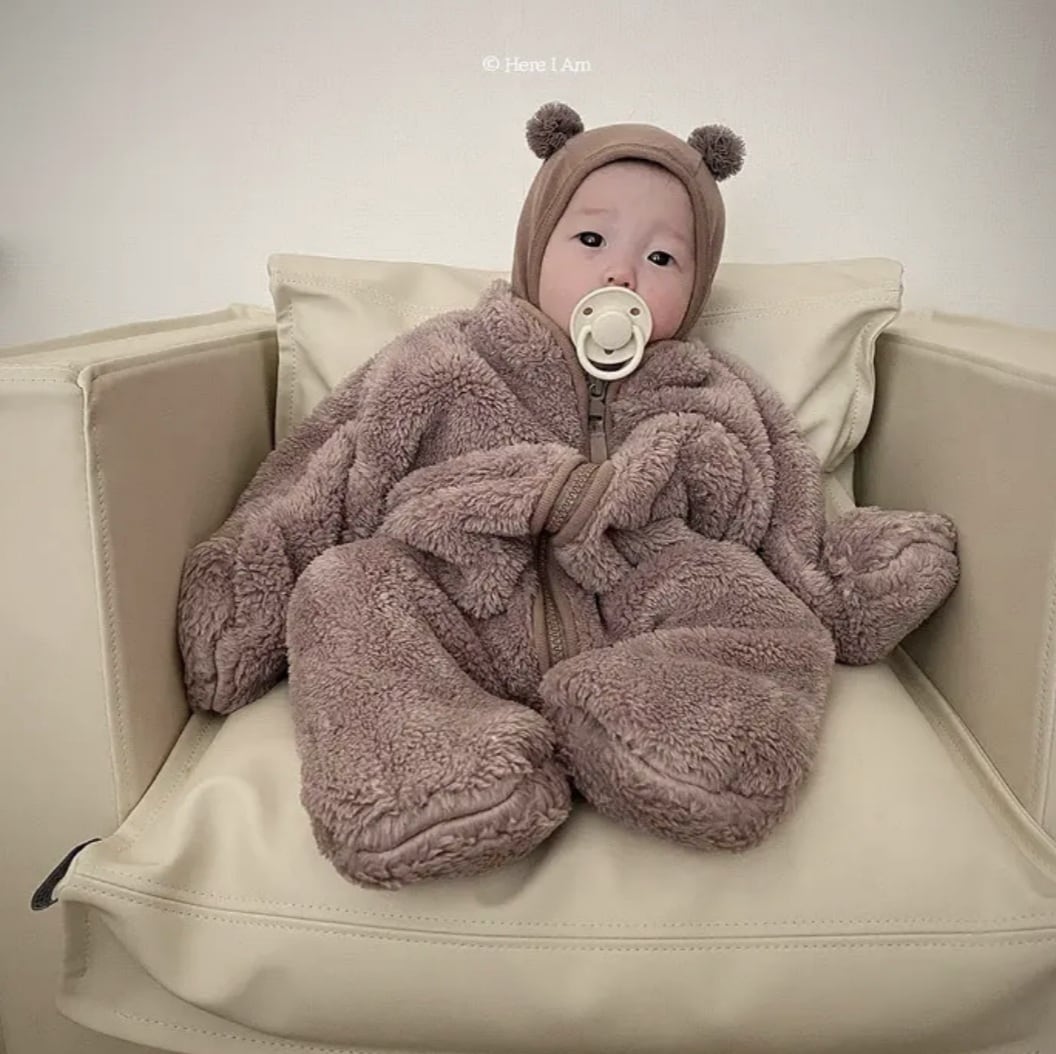 送料無料・即納＆予約】baby：fluffy fleece baby jumpsuit〔ボア