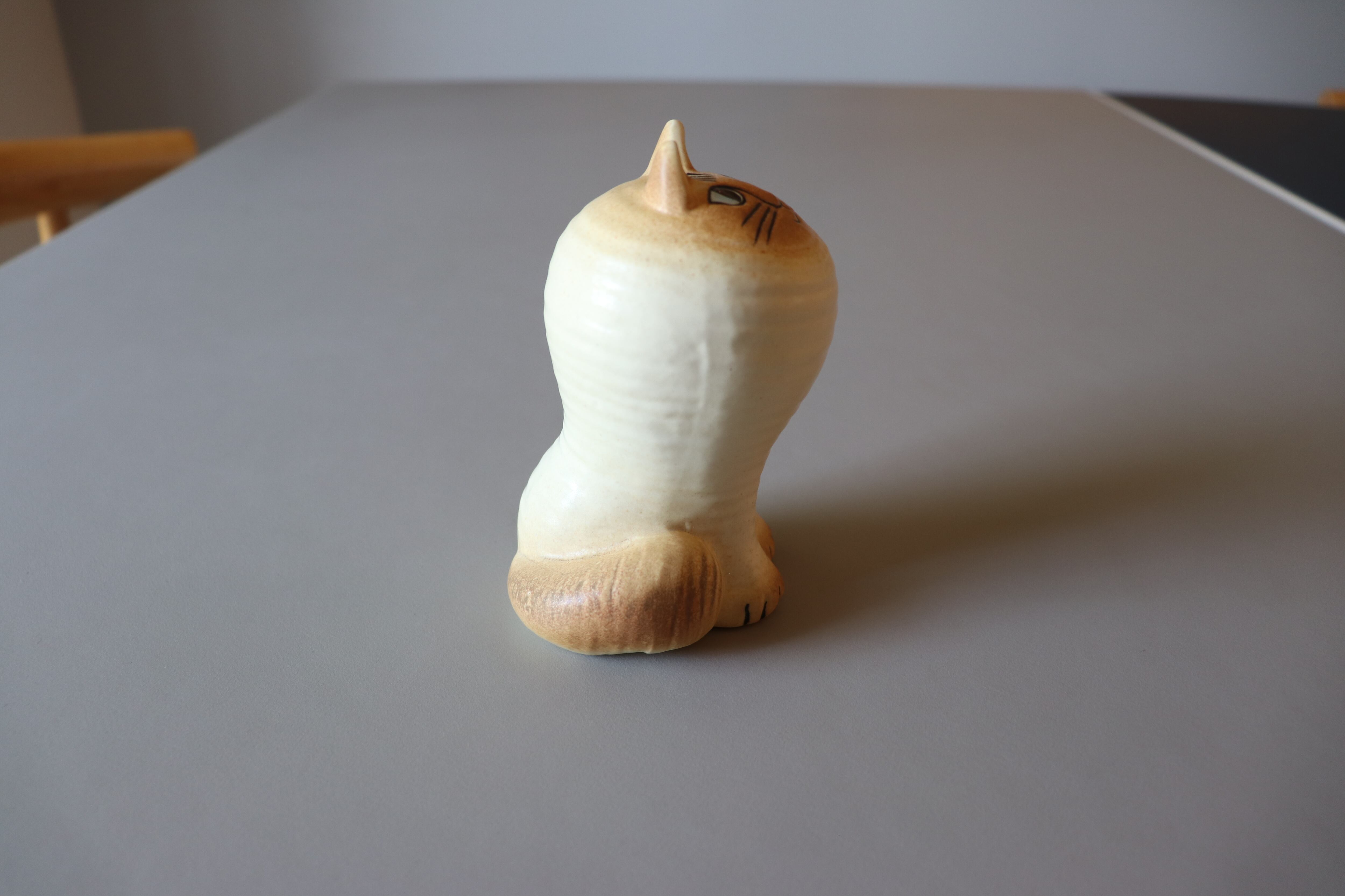 Lisa Larson/リサラーソン キャットマヤ ホワイト/ブラウン | Linnel