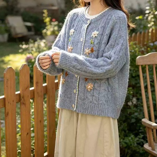 3色／縁ステッチフラワー刺繍カーデ ・12410