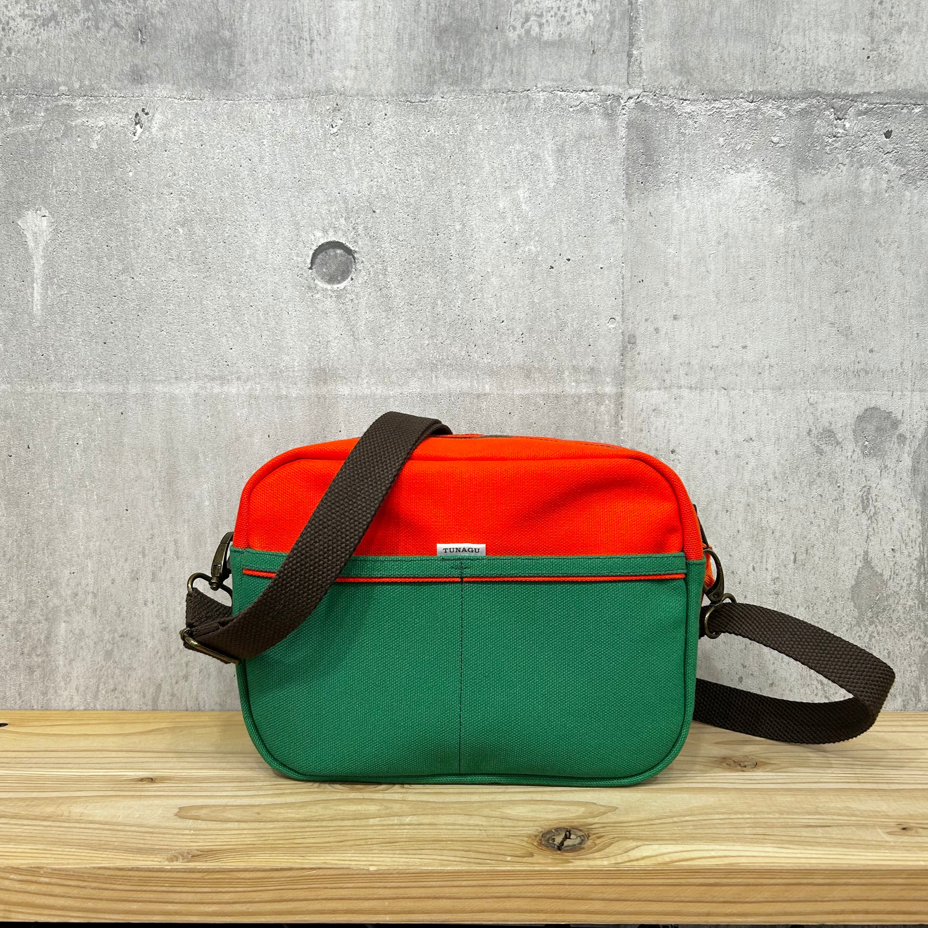 .+*square shoulder Bag 〈 キャロット×グリーン 〉