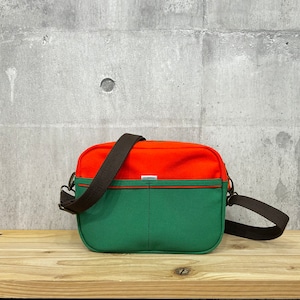 .+*square shoulder Bag 〈 キャロット×グリーン 〉