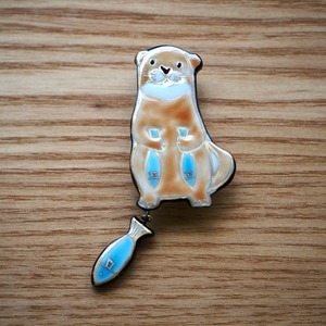 獺（帯留、ブローチ）