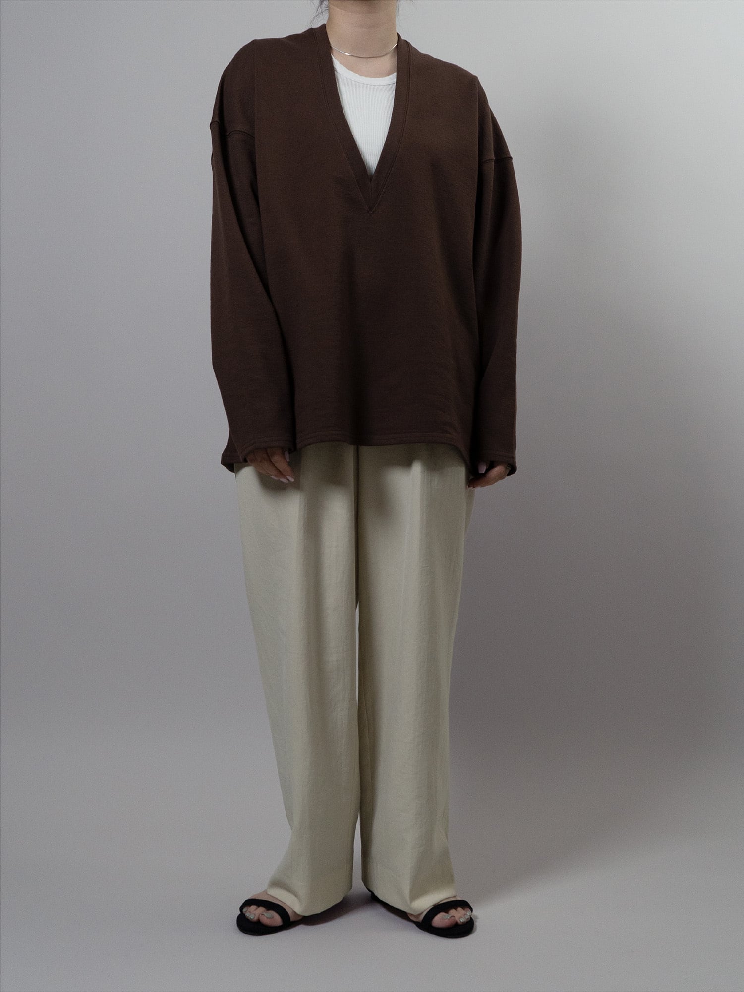 Deep V Neck Pullover / Brown | FUSA