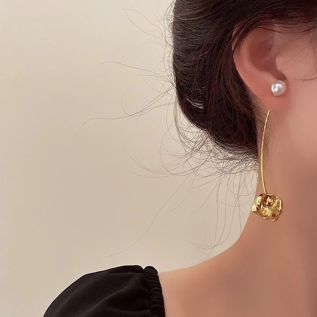 pearl flower pierce /フラワーパールピアス　ニュアンス　デザインピアス　S925  ニュアンス　存在感ピアス　LL24010102