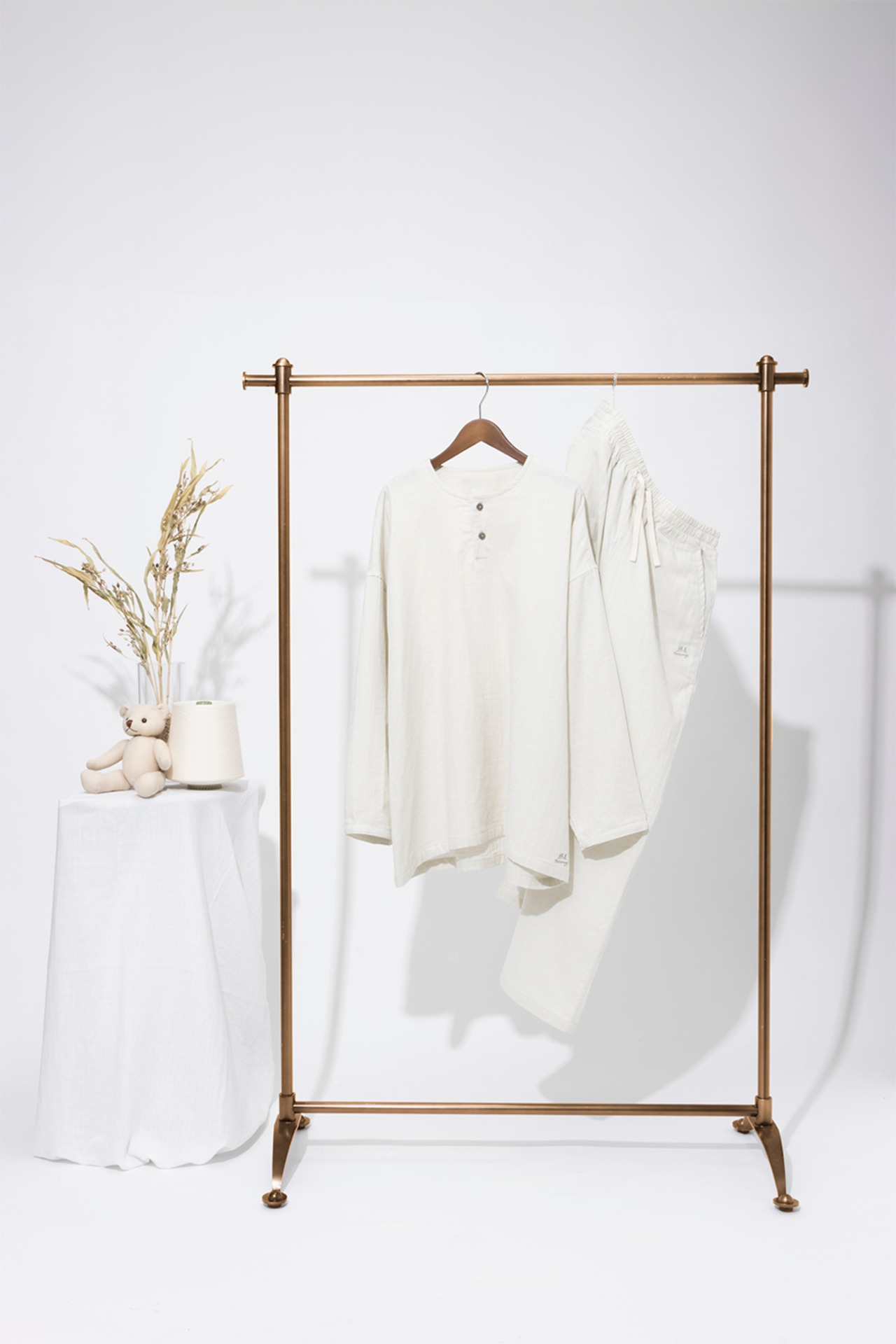 Nercocia. ハトムギ練り込みWガーゼ ヘンリーネックシャツ