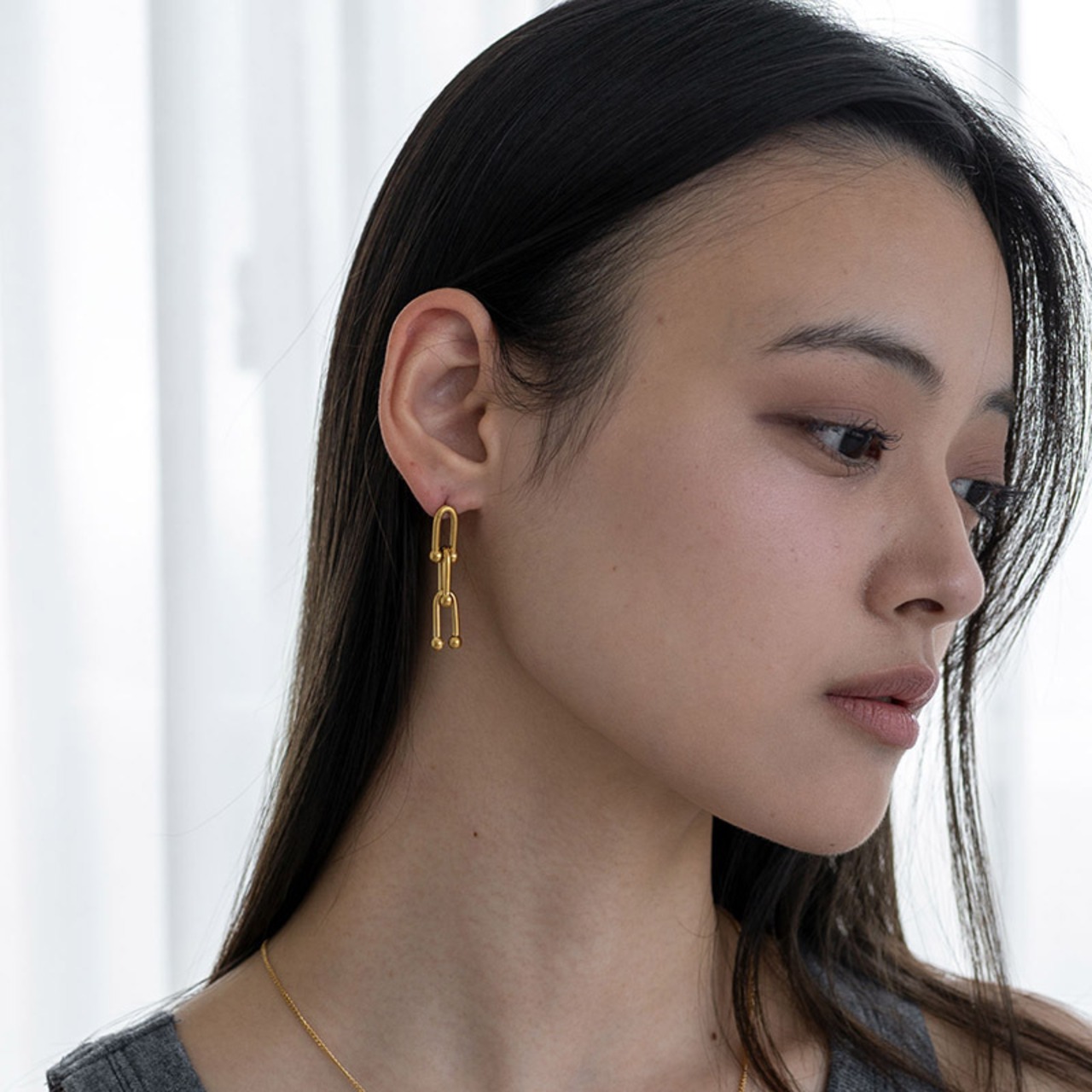 【ネコポス便】ピアス Uリンク チェーン 3連 ハードウェア風 メタル 縦長 ロングピアス スタイリッシュ モード 上品 大人カジュアル 2594
