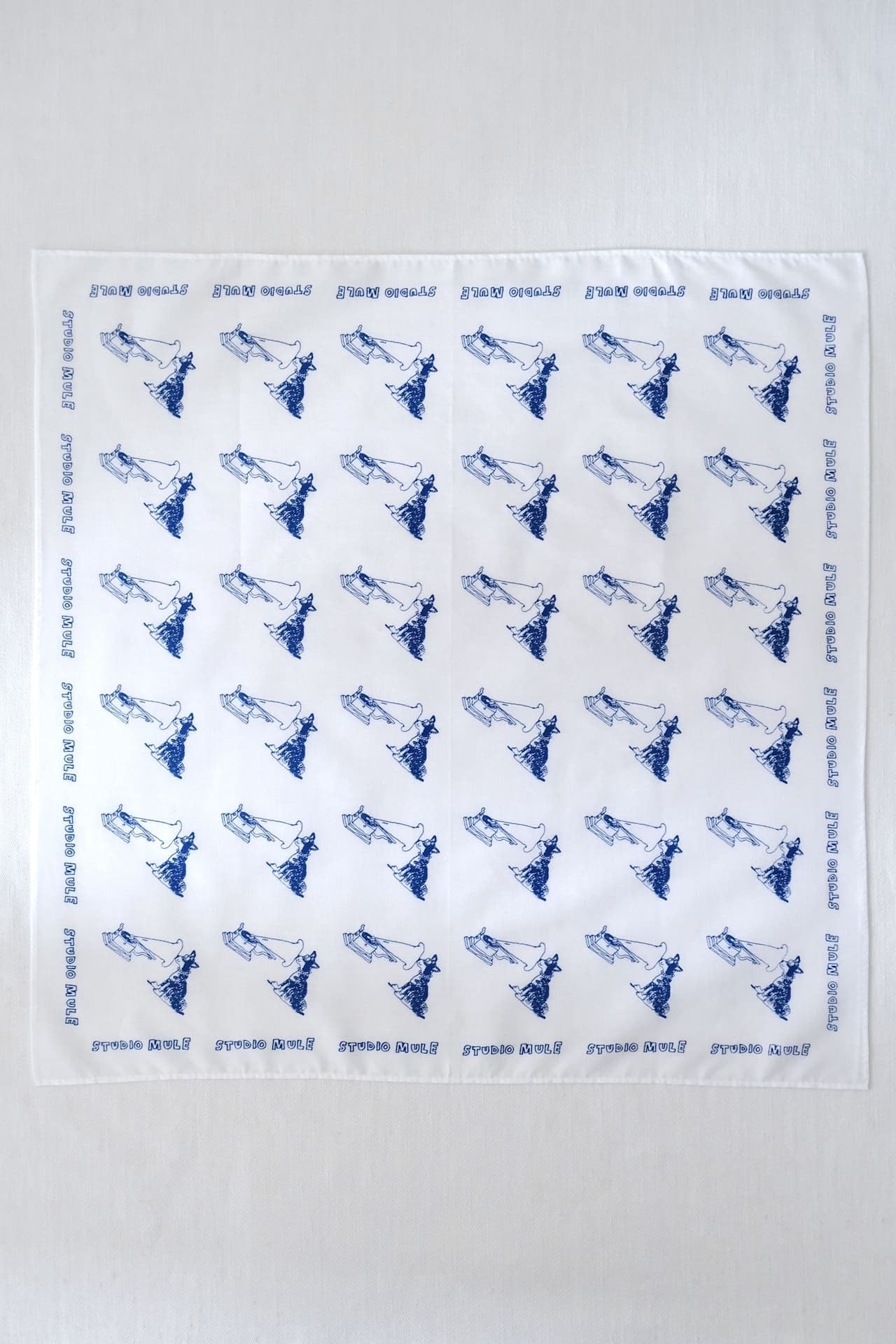 STUDIO MULE Bandana White
