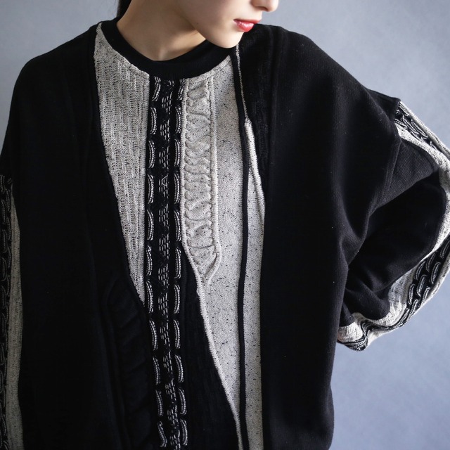 front and sleeve 3D cable knit pattern monotone loose knit sweater