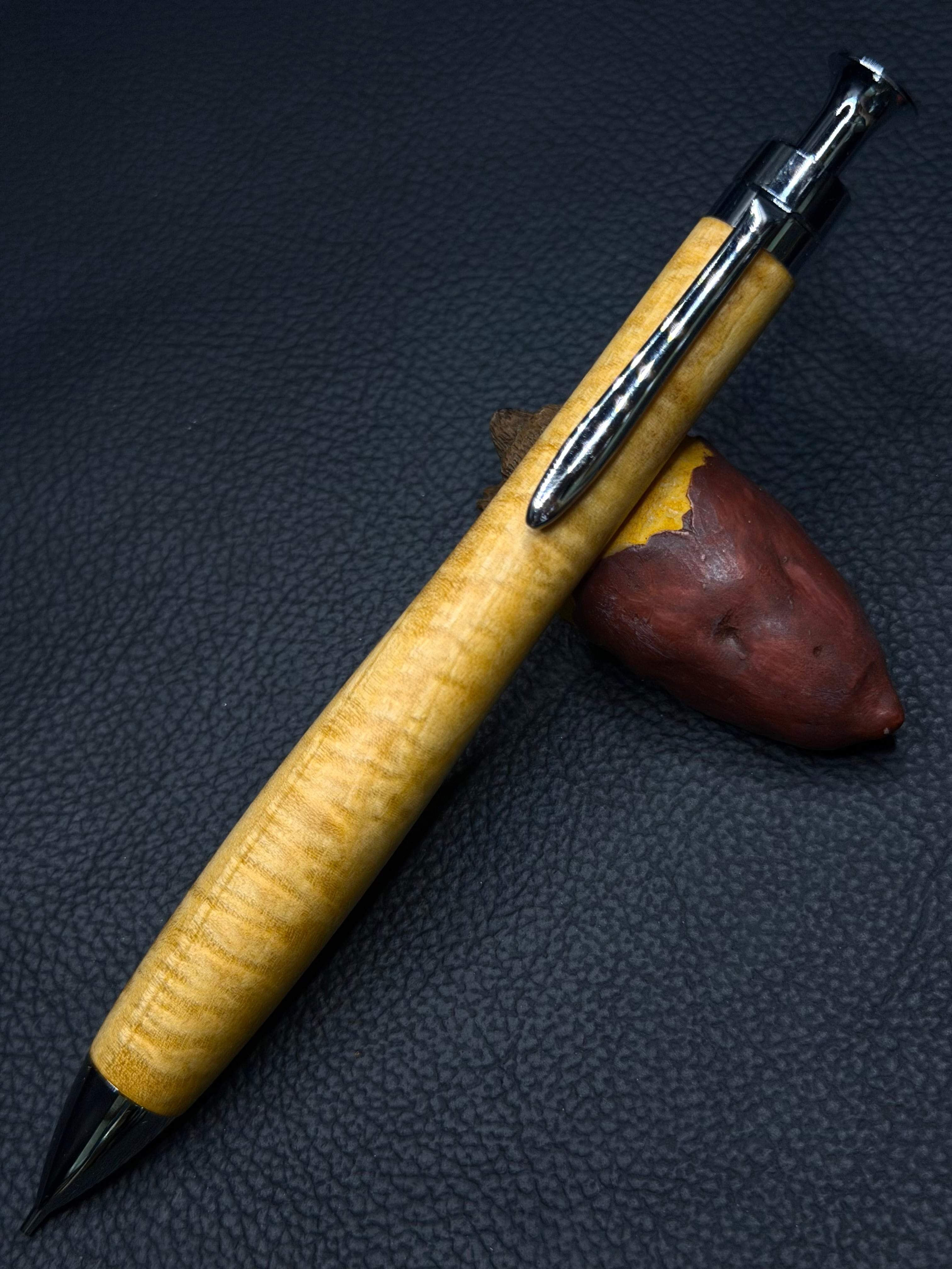 こぶた工房 シャープペンシルサテンウッドバール 56 セイロンサテンウッド 極上杢 キャンセル品 20％オフ | こぶた工房