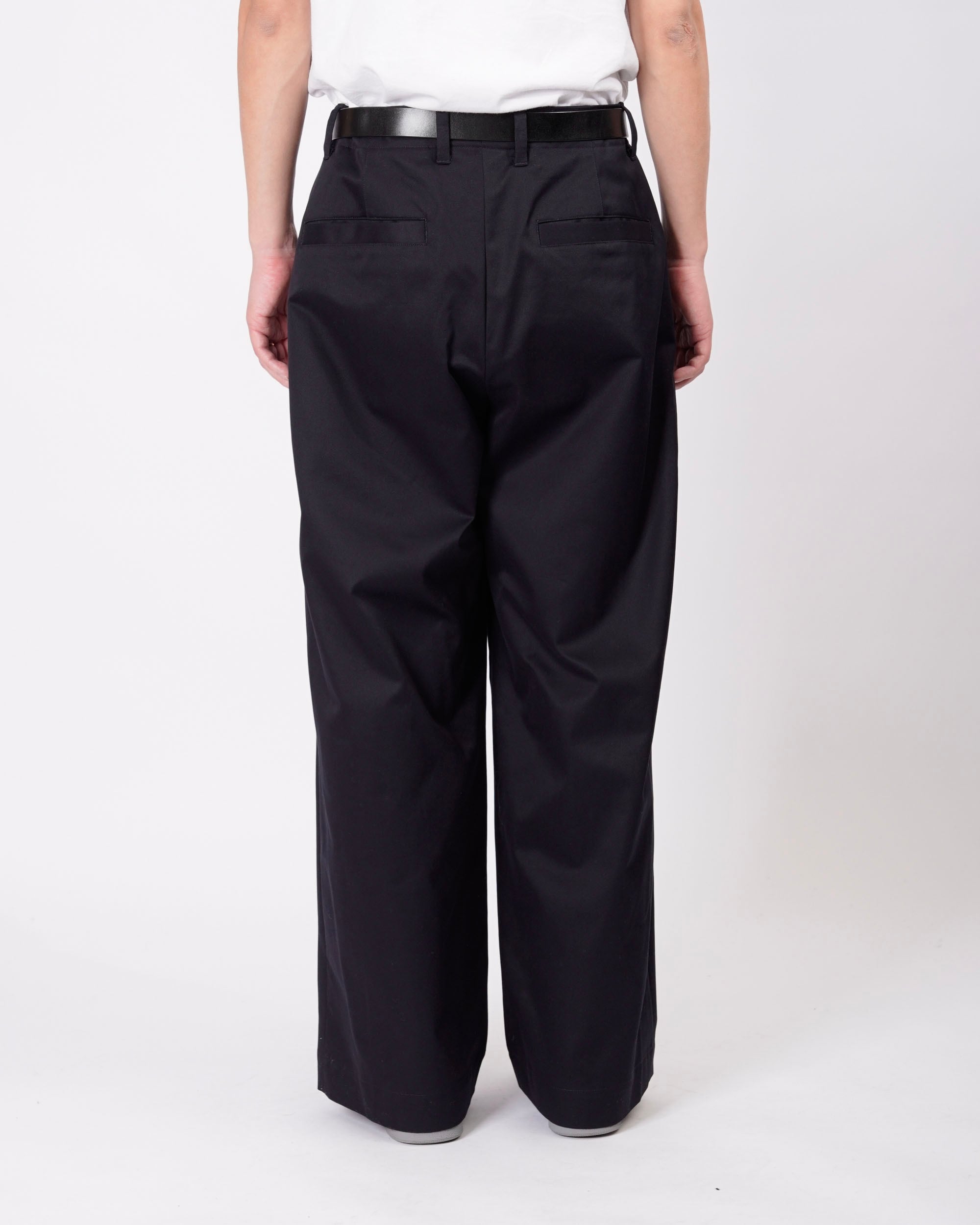 パンツ UNIVERSAL PRODUCTS. 2TUCK WIDE CHINO 2 UNIVERSAL PRODUCTS (ユニバーサルプロダクツ) 2TUCK WIDE CHINO