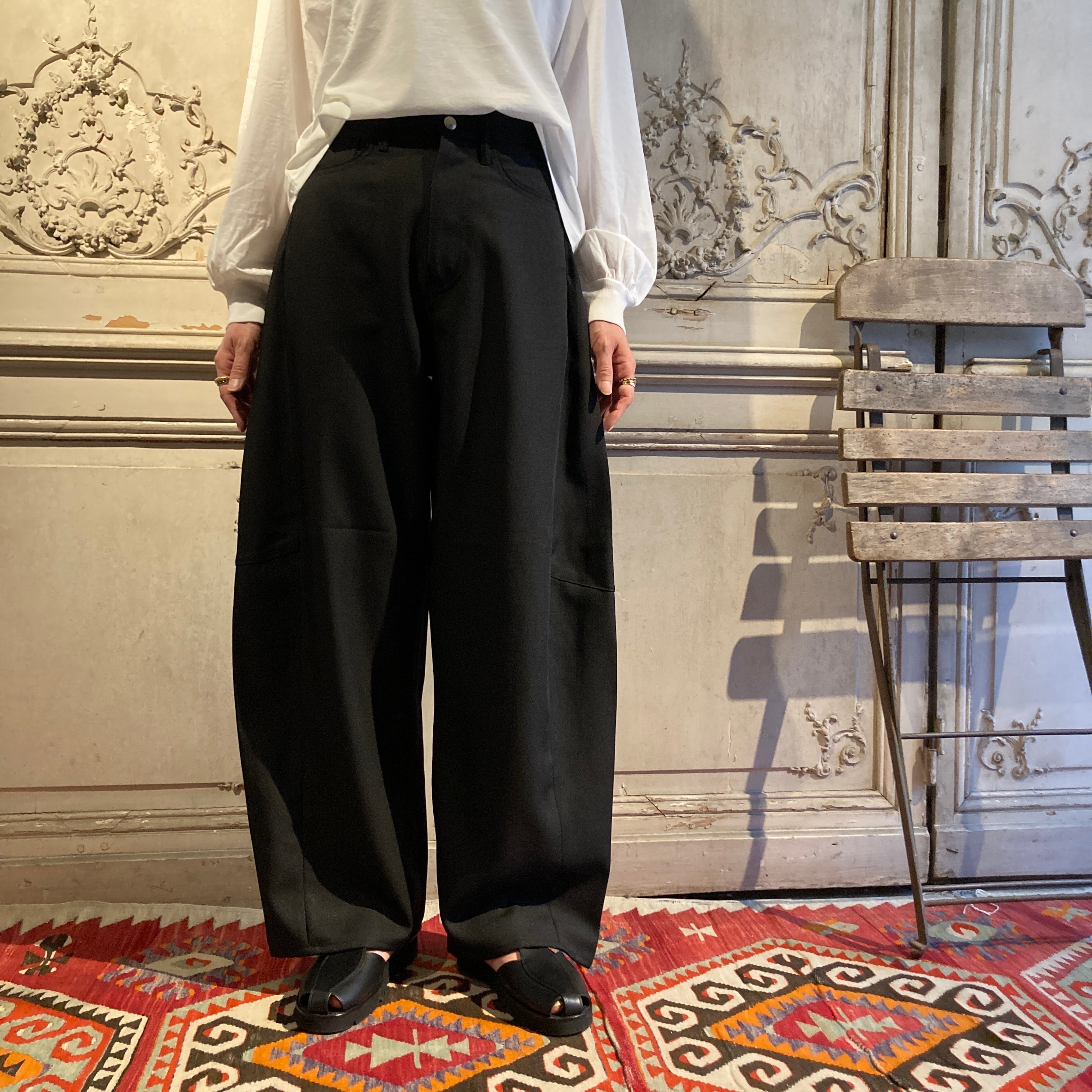 HYKE【ハイク】 OXFORD BARREL-LEG JEANS (13387) | glamour online