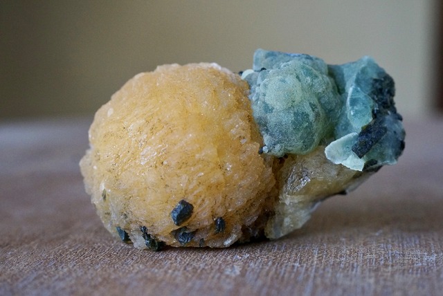 ステラライト / エピドート　 Stellerite with Epidote