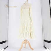 社交ダンス 衣装 スタンダード ドレス ワンピース パーティドレス prima boutique プリマブティック ホワイト系 花柄 バラ 薔薇 ゴールド系 レース オフホワイト エレガント 洗練 ボリューム 二重スカート 伸縮性 フリーサイズ ナイロン素材 結婚式 お呼ばれ フォーマル ダンスパーティー レディース 着こなし コーディネート 安心の品質