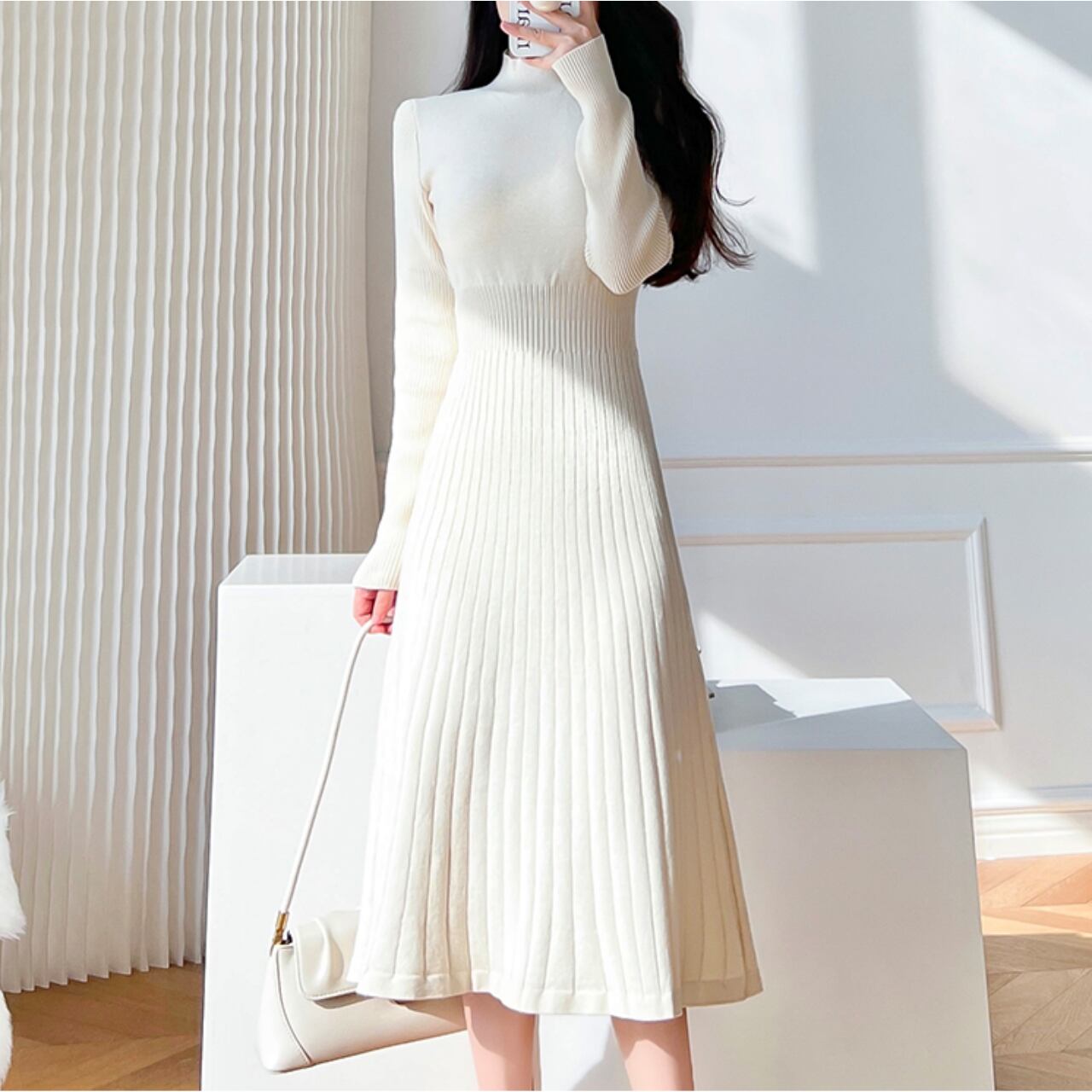 スリムなウエストのニットワンピース 【MKOP50】