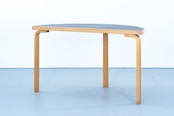 Alvar Aalto | Table 95 linoleum black