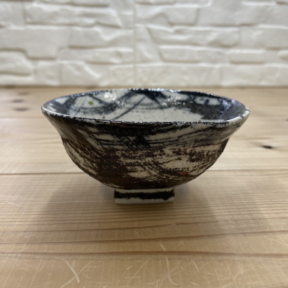 砂目錆刷毛 角浜高台 美濃焼 茶碗 | 美濃焼専門店 | 安くておしゃれな