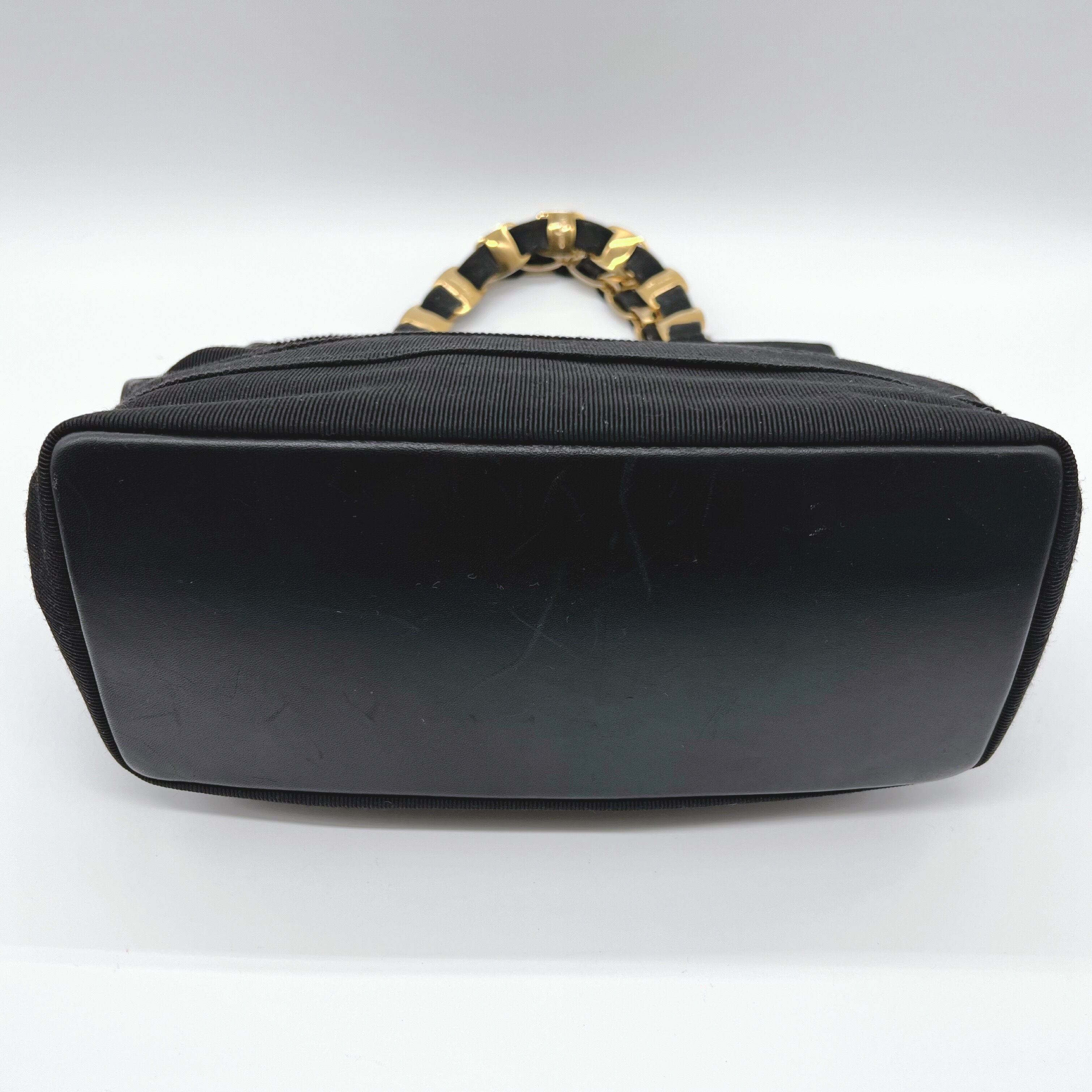 FERRAGAMO】フェラガモ ヴァラ チェーン ハンドバッグ | Regalia.japan