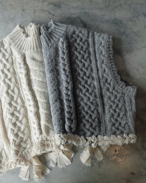 (select)ニットベスト