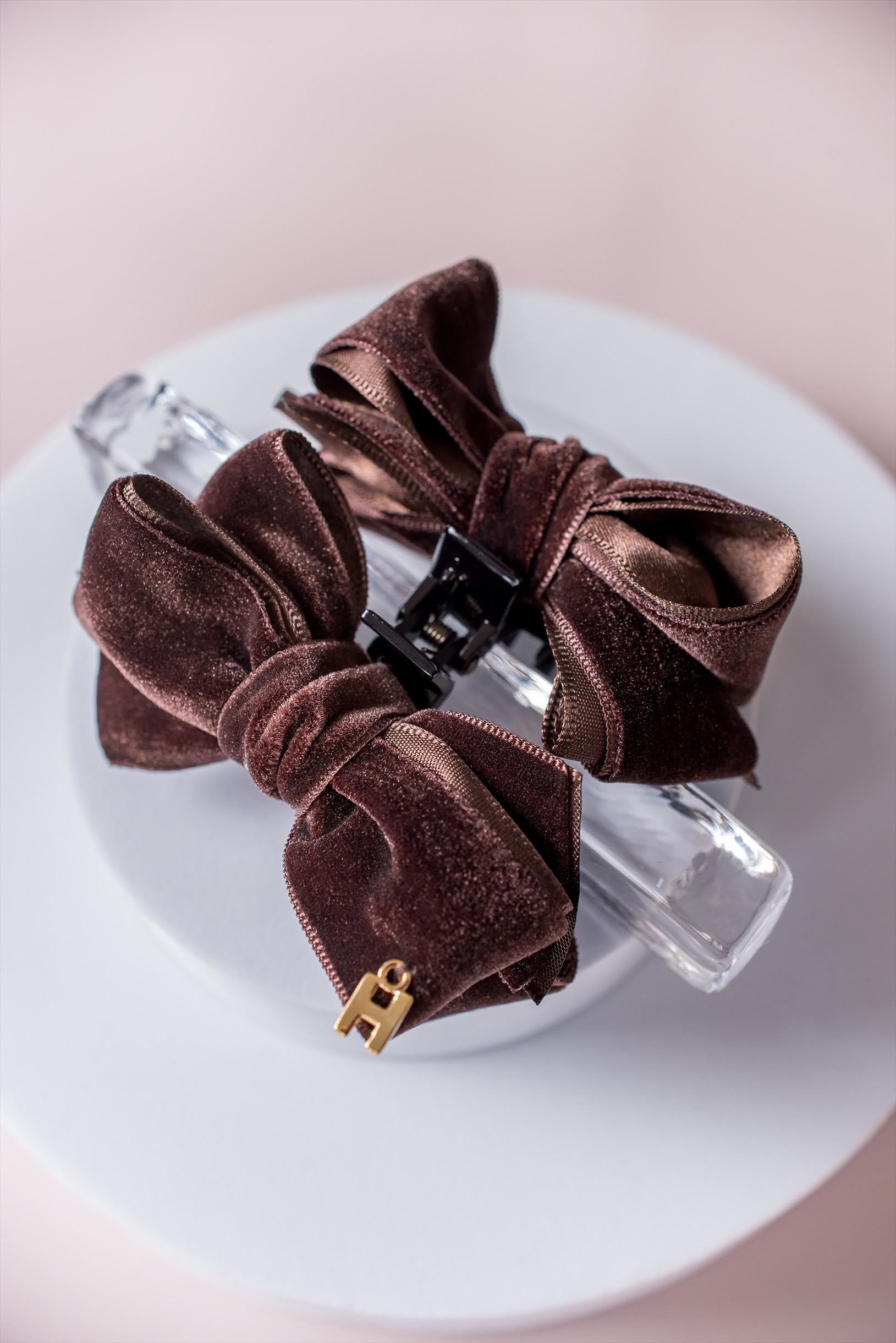 ベロアサテンワニクリップ ミニ | THE HANY 公式オンラインショップ