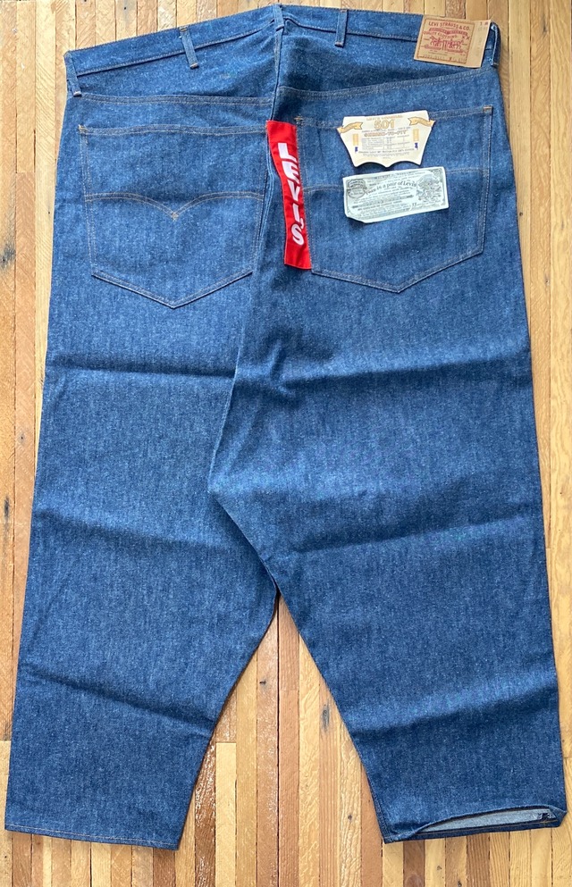 LEVI’S 3501-0117 store display denim pants﻿