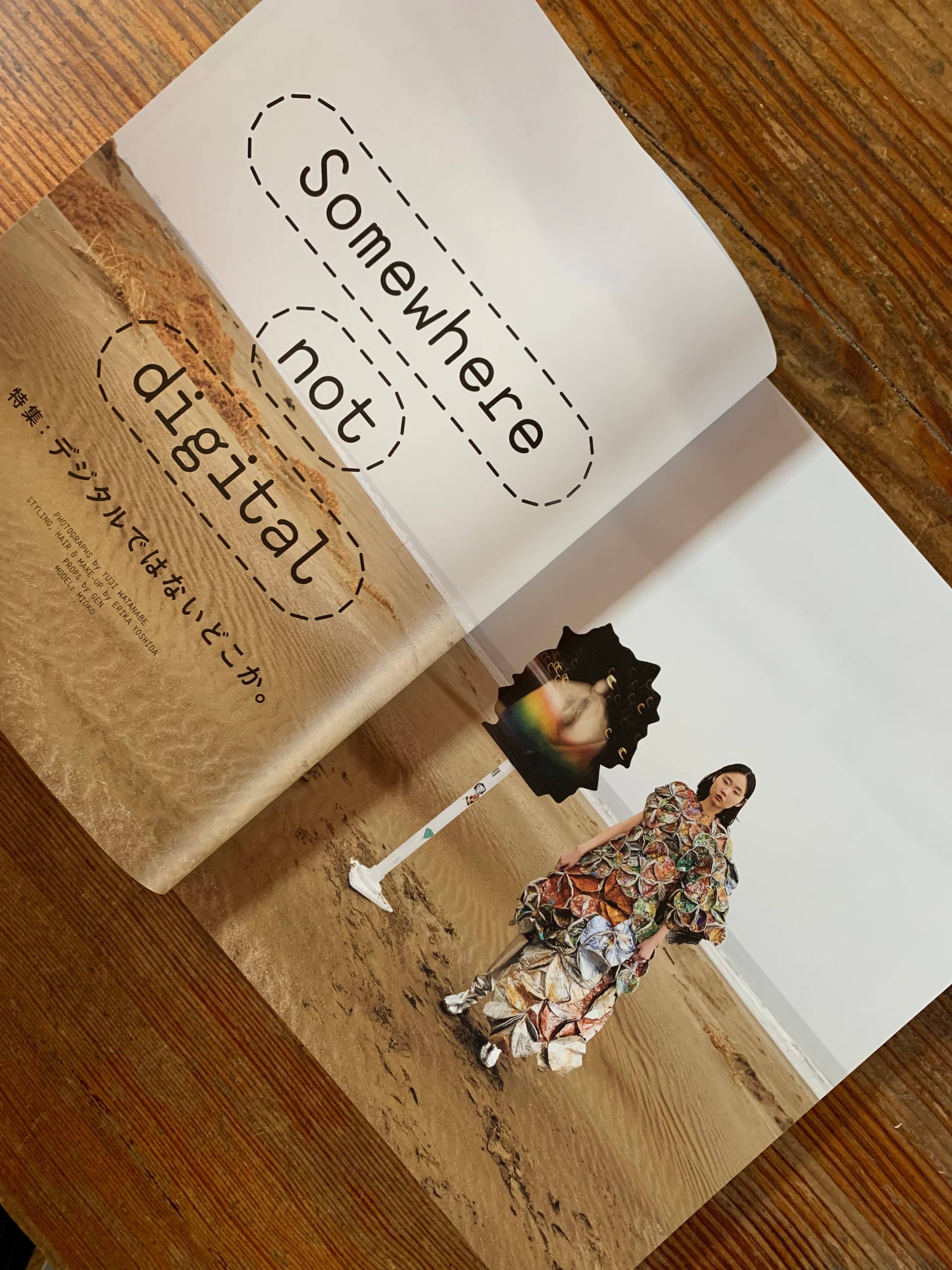 谷川嘉浩サイン本】『LESS IS MORE。』 | STANDARD BOOKSTORE