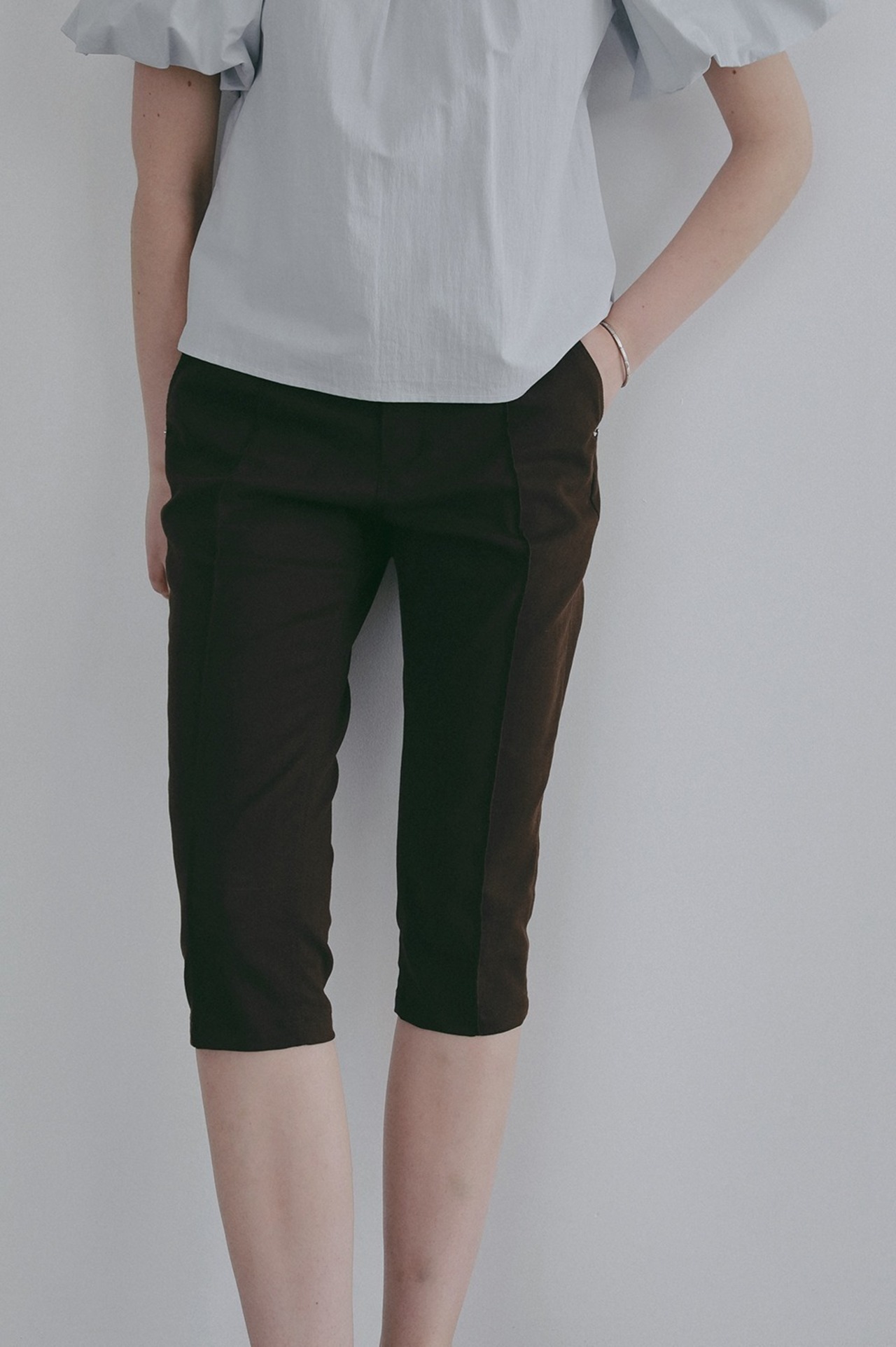 MANOF STRETCH CAPRI PANTS 2色展開