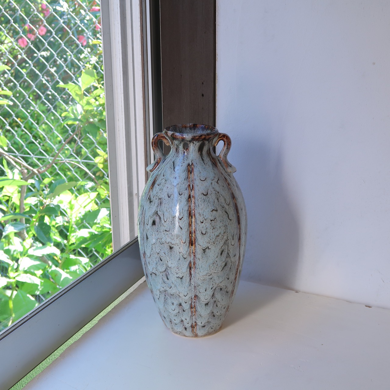 小雨のような花瓶