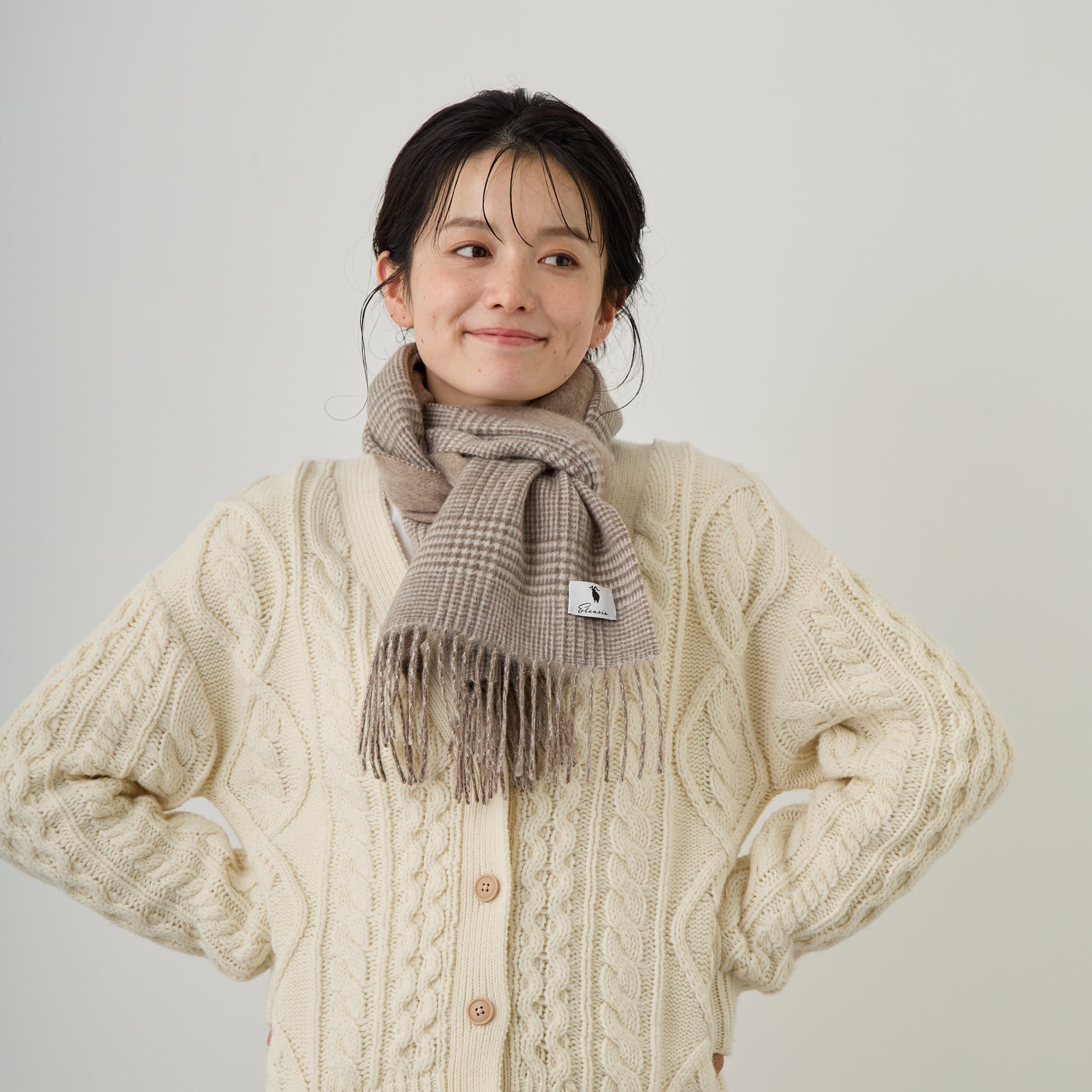 パターン付きベージュマフラー 楽天市場】＼クーポン使用で5980円～／カシミヤマフラー レディース