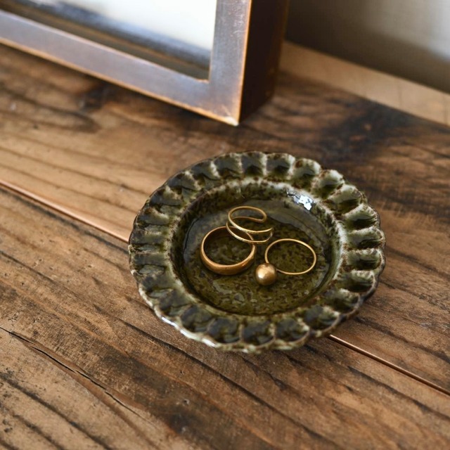 toiro モスグリーン 豆皿｜小皿 醤油皿 美濃焼 日本製 レトロ食器 雑貨屋