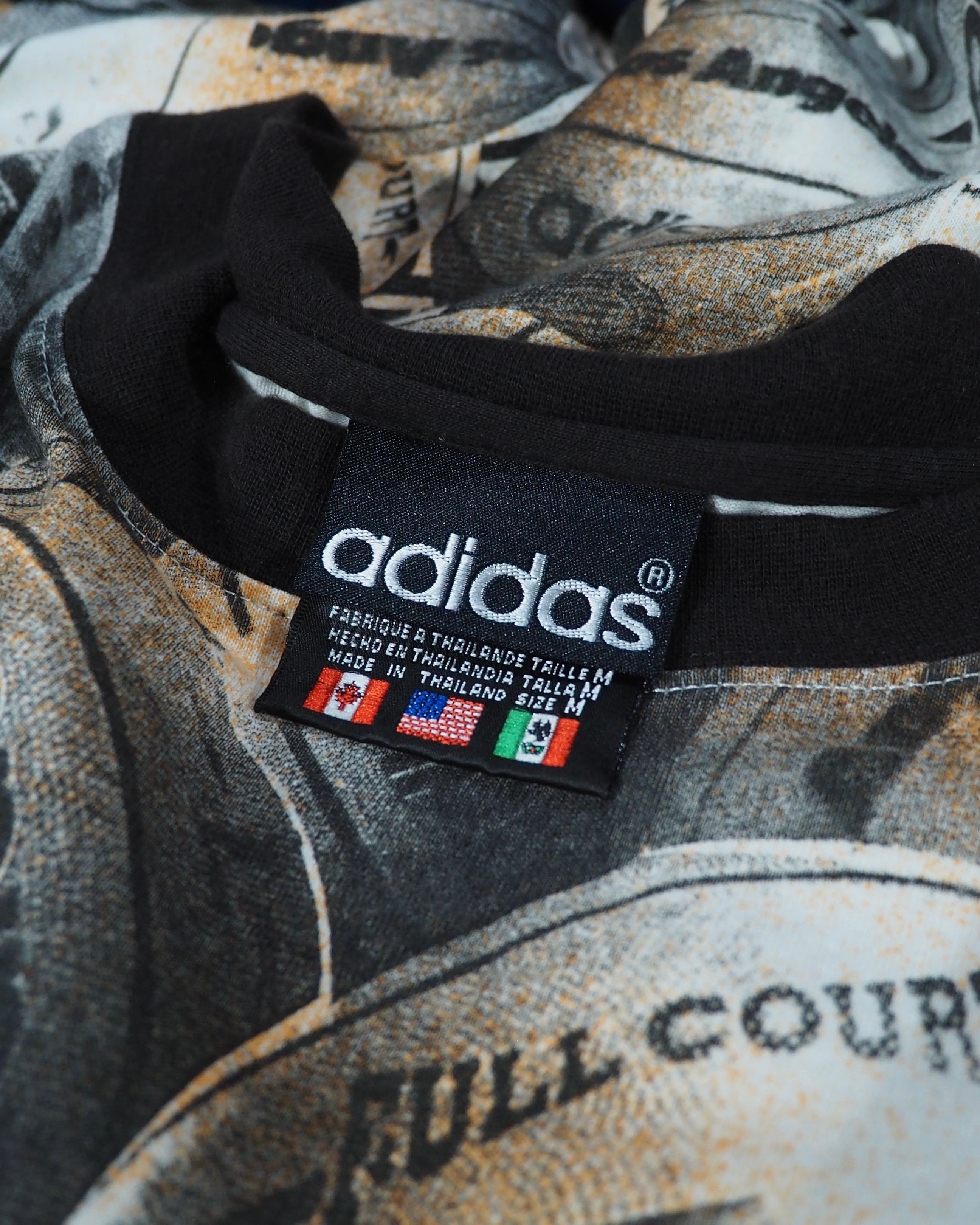 1990s ” Old adidas ” Many Many Basketball printed vintage loose SS Tee