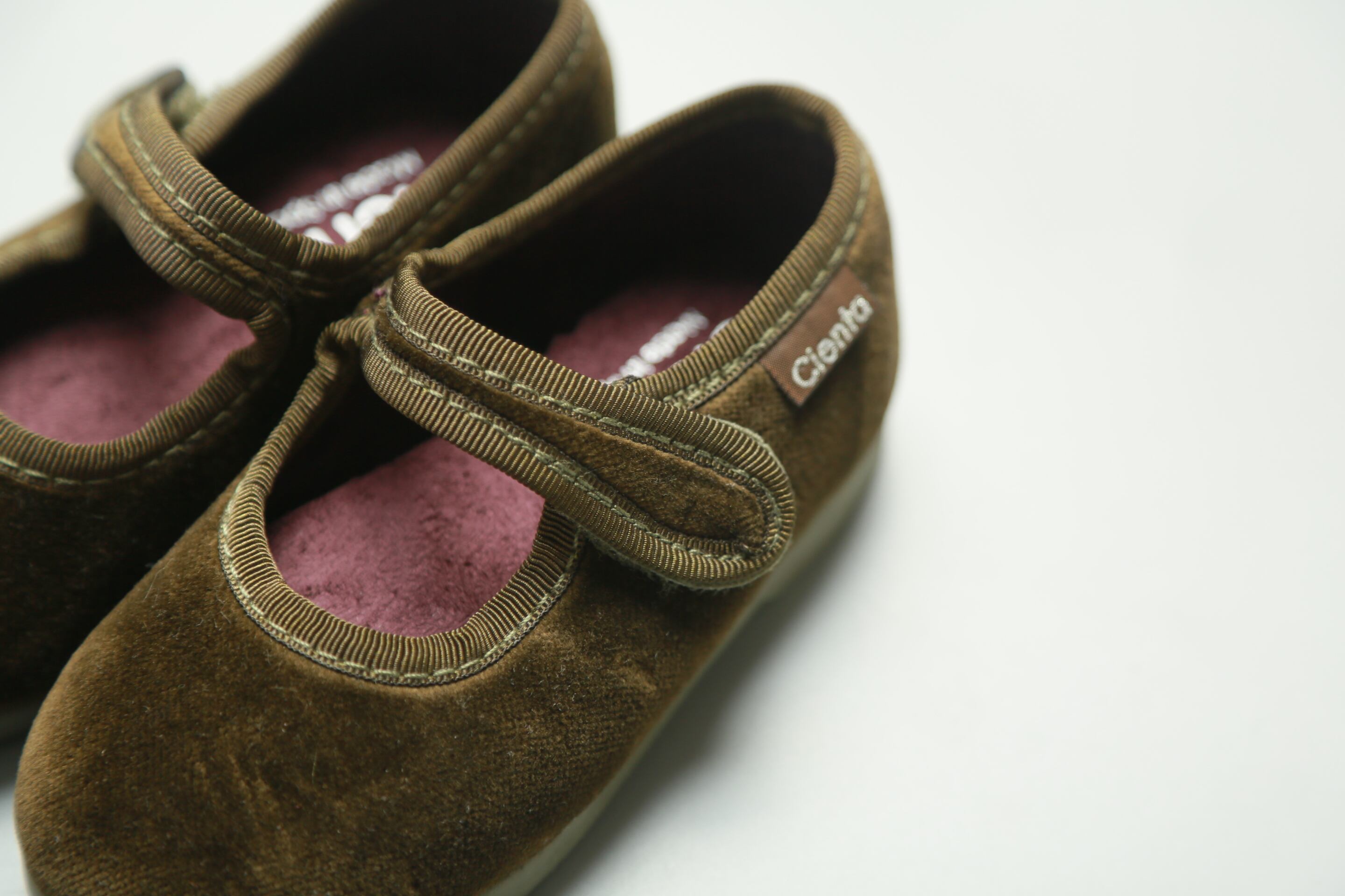 cienta(シエンタ)/ フォーマルストラップ / veloour Khaki(カーキ