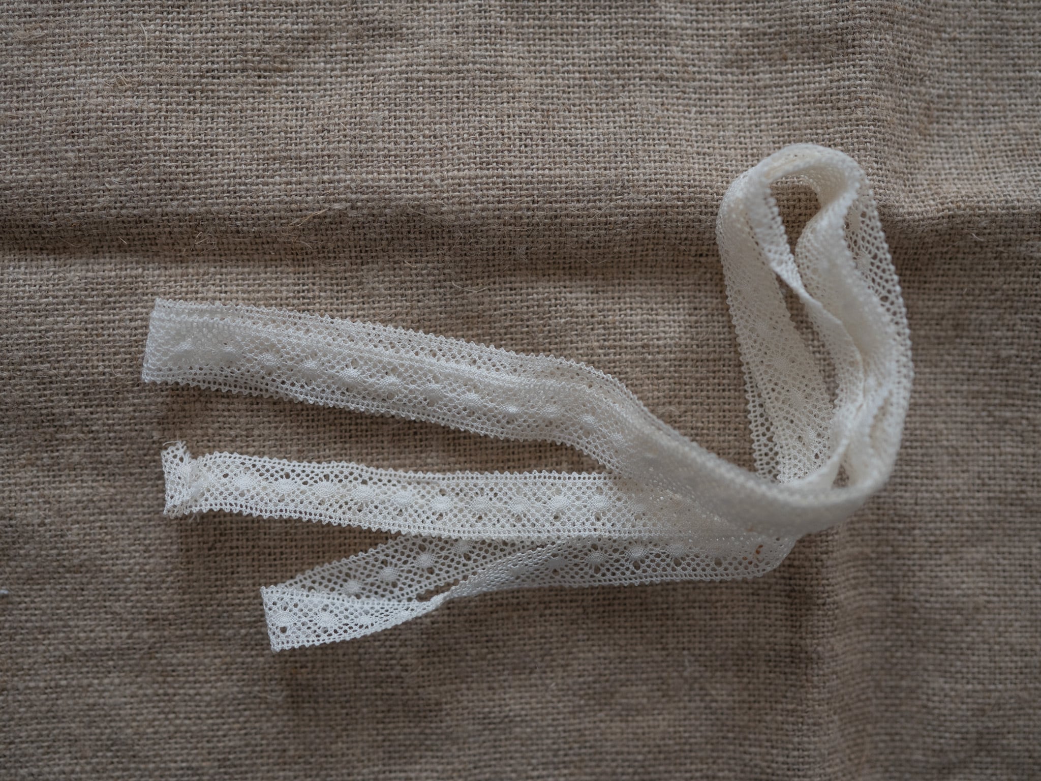 フランス アンティークレース(D)