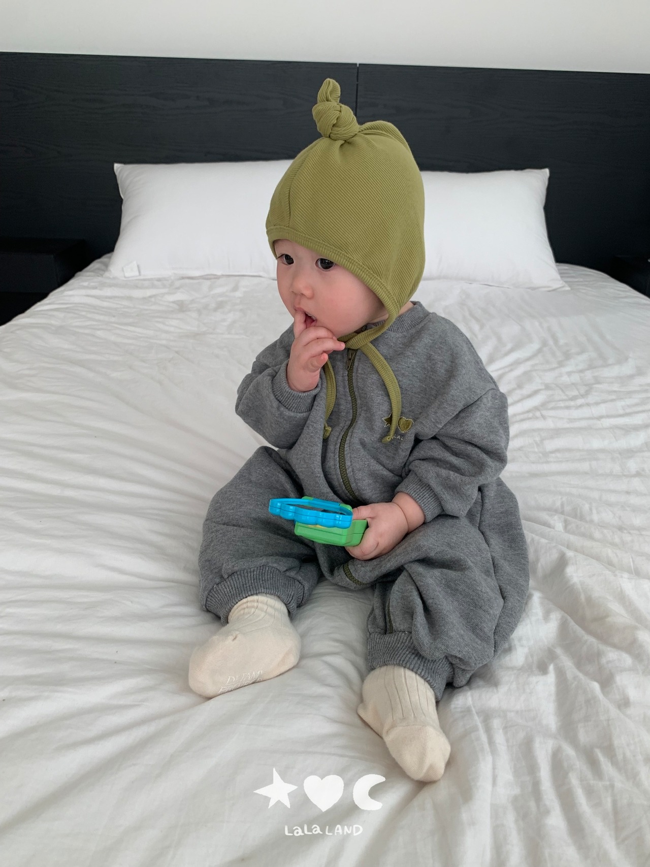 韓国子供服 / LALALAND / 26Autumn / ベベ 裏毛 ジップアップロンパース / 秋服 / ベビー *6M~18M*