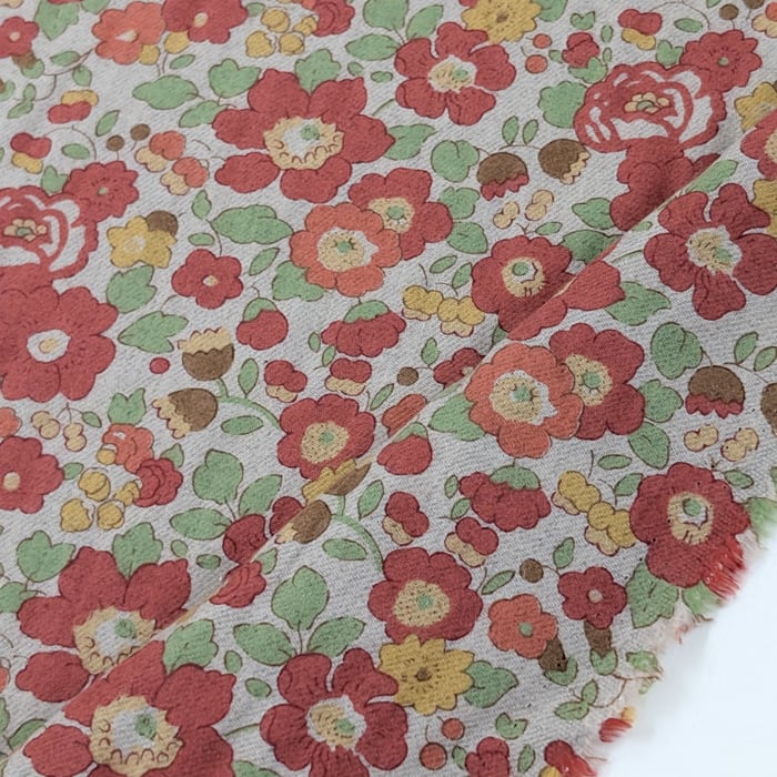 リバティ・ファブリックス ●エアリーコット生地● Betsy ベッツィ レッド 約108×50cm
