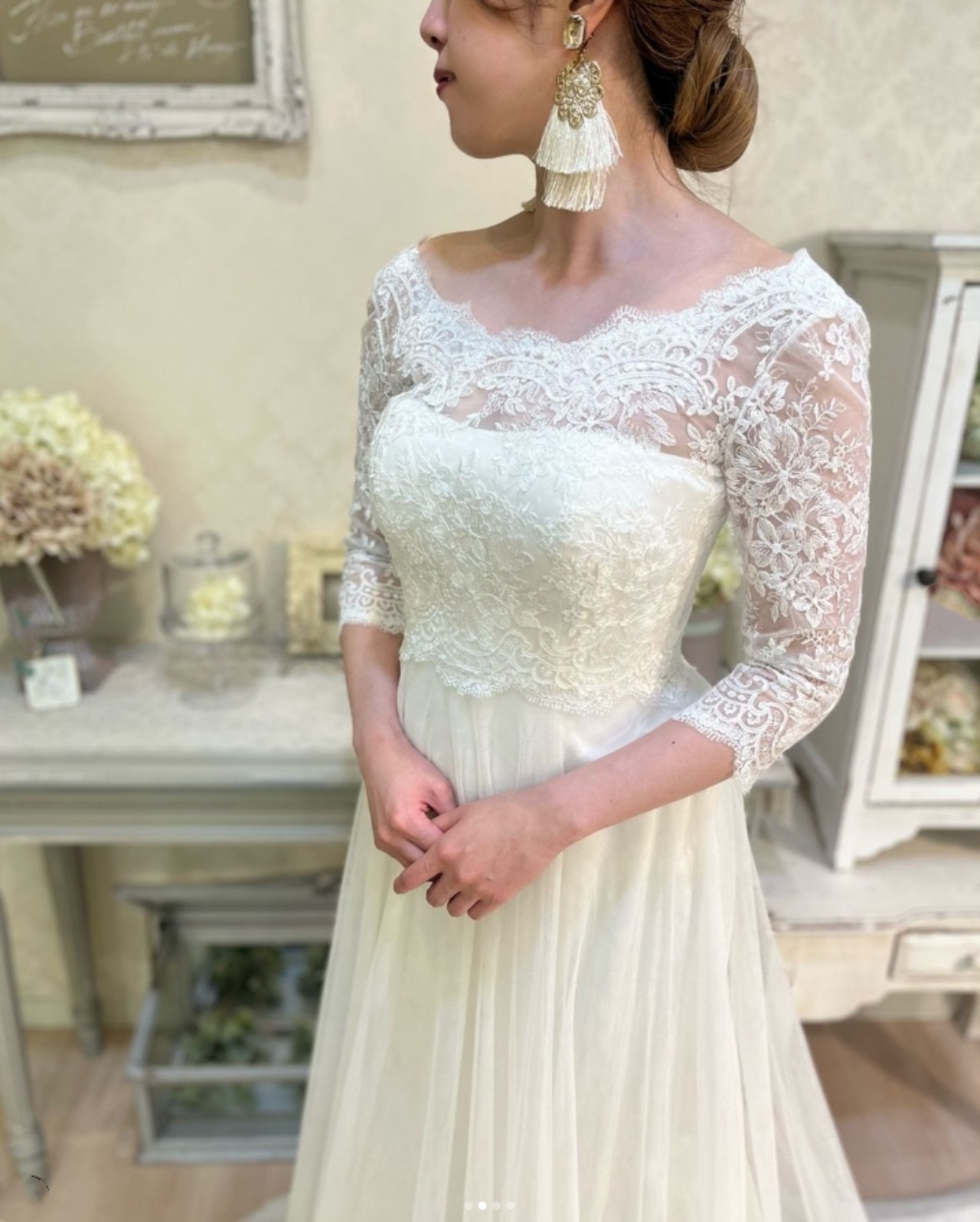 ウェディングドレス フェミニンなフレームレースの袖トップス 七分袖丈  