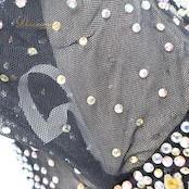 社交ダンス 衣装 ラテン ドレス ワンピース 黒 ゴールド 金 フリル レース 高級感 パーティ 発表会 デモ 競技 ダンス 上品 ブラック系 ゴールド系 おしゃれ フリル袖 輝き コンペティション エレガント