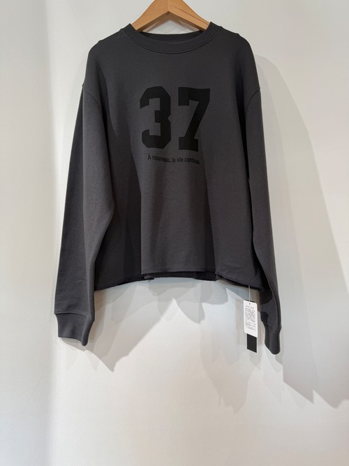 VENT BLANC/“37th” プリント デザイン プルオーバー　　チャコール