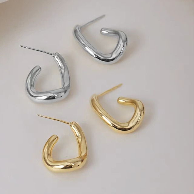 オーバル型ピアス　　0389