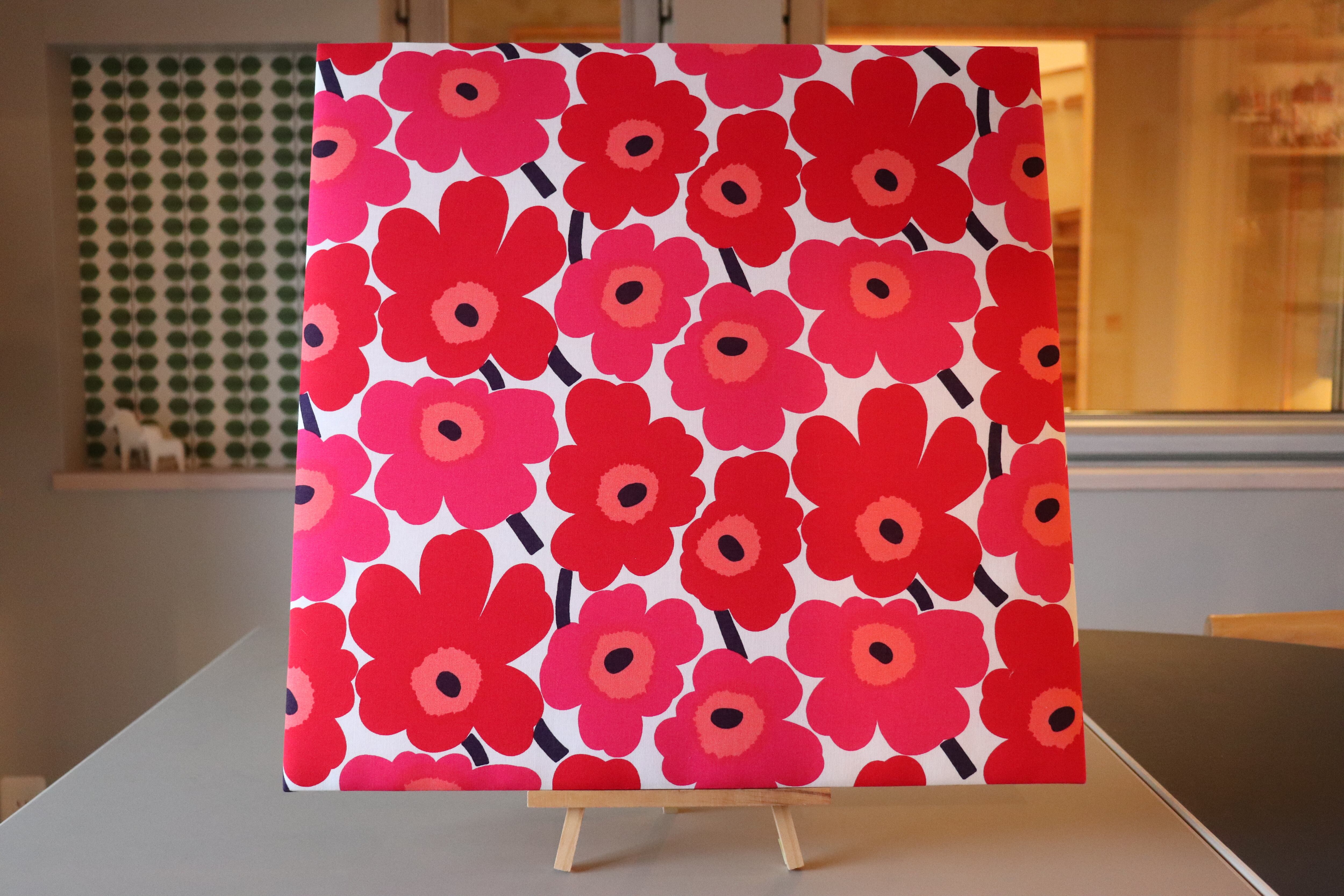 壁掛けパネル（木製パネル45×45㎝＋marimekkoファブリック）ウニッコ