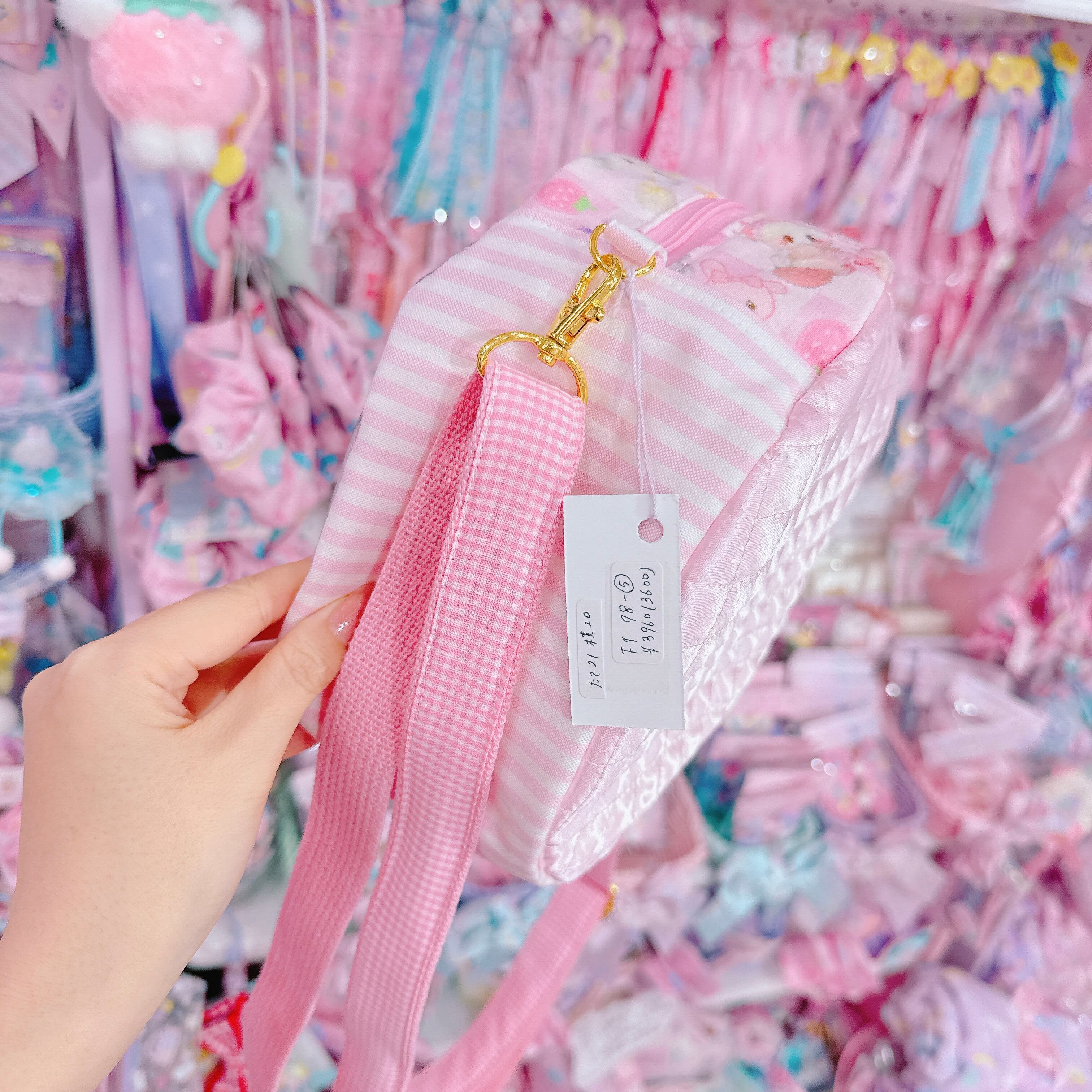 【F1】78-5いちご型ぬいぐるみショルダーバッグ