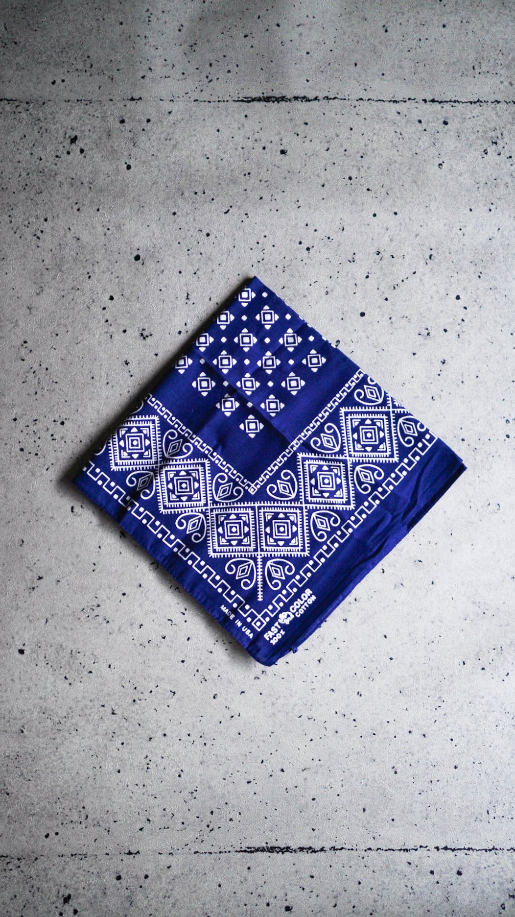 【DEADSTOCK / 1960-1970s】ELEPHANT BRAND エレファントブランド トランクアップ 幾何学柄 バンダナ《デッドストック 上鼻 FAST COLOR ネイビー 片耳 ヴィンテージ アメリカ製》