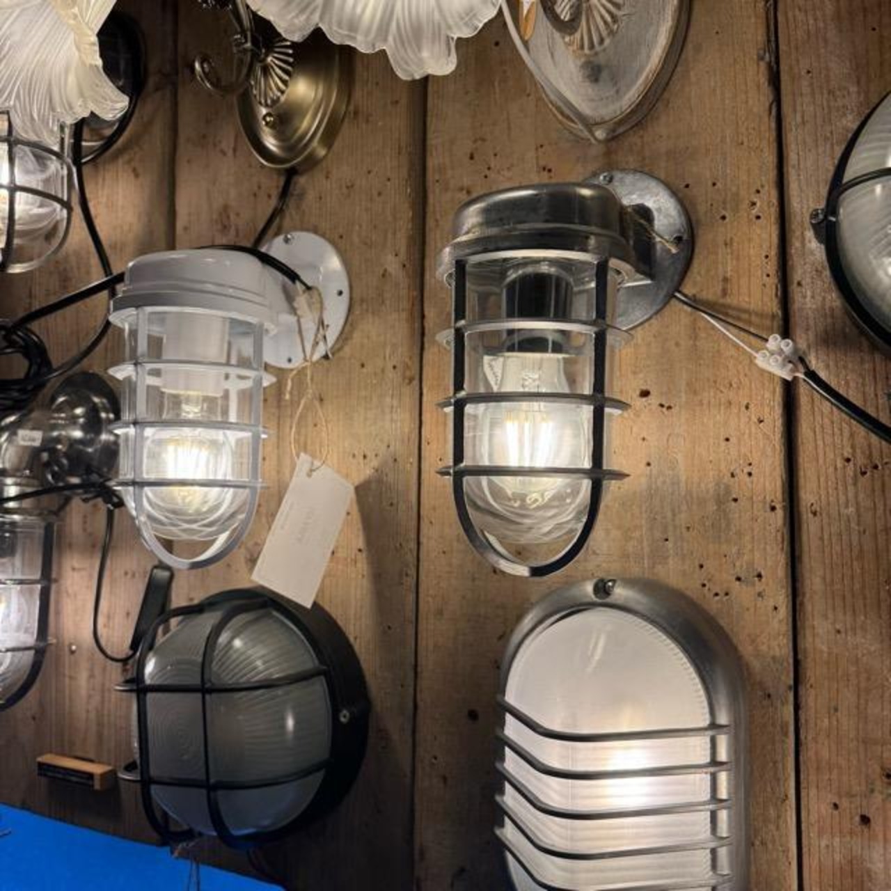 TOPANGA Lighting　レトロインダストリアルアイアンウォールランプ　クローム　アウトドア　壁付け　コンセント接続　玄関　ガーデン　ベランダ　テラス