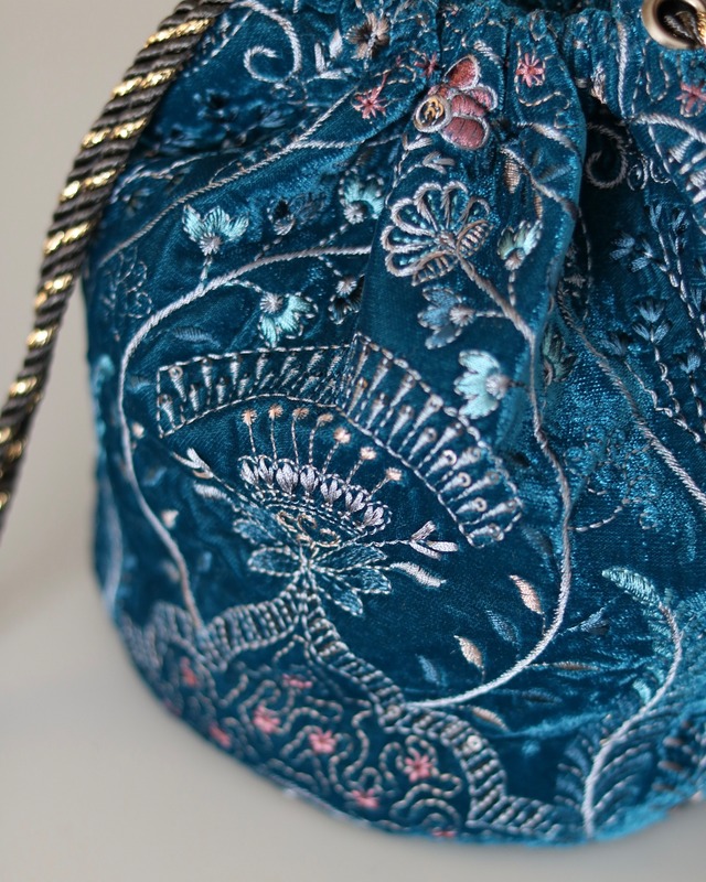 インド刺繍ファブリック 巾着バッグ