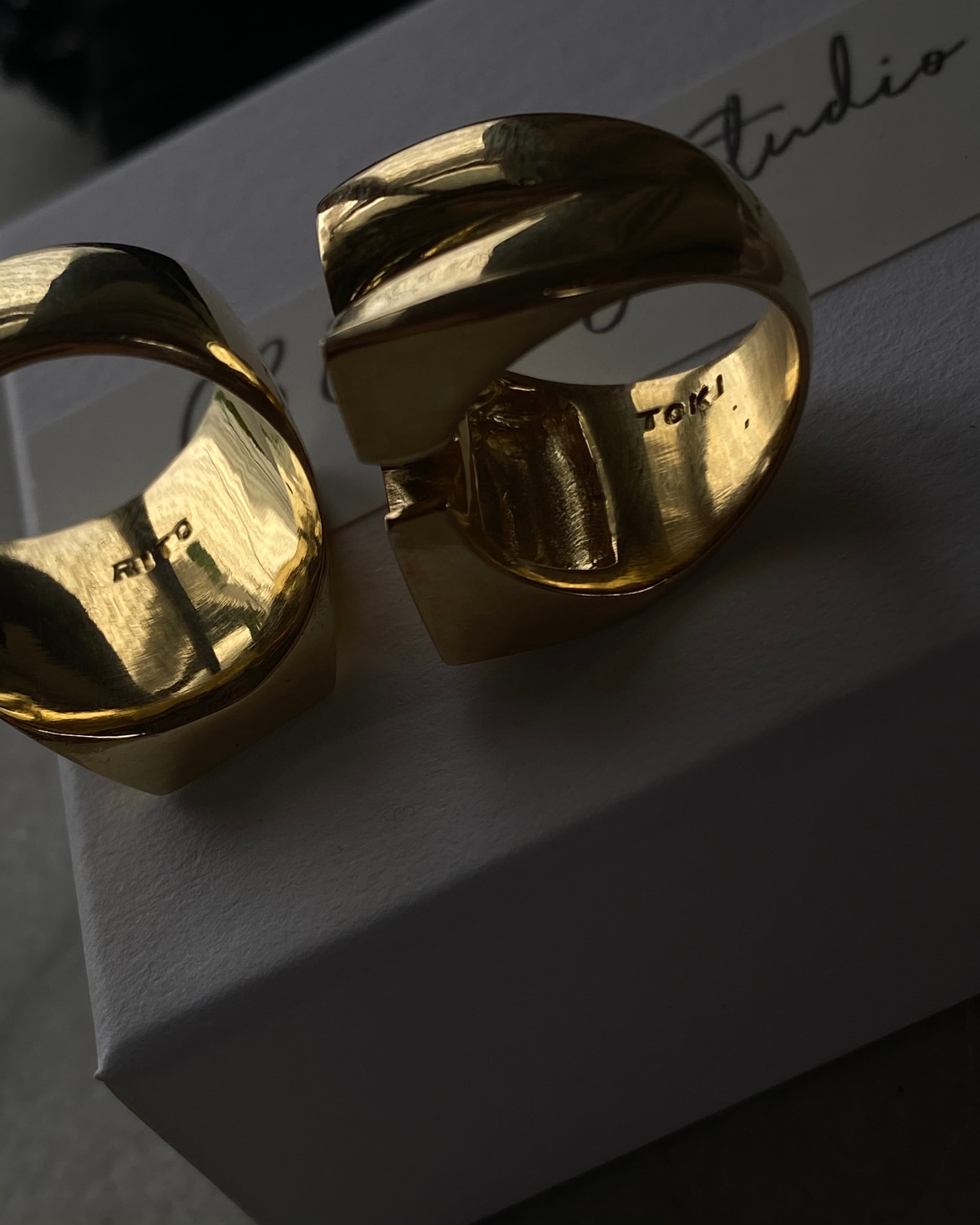 Big initial ring ［gold］ | CB Jewelry Studio