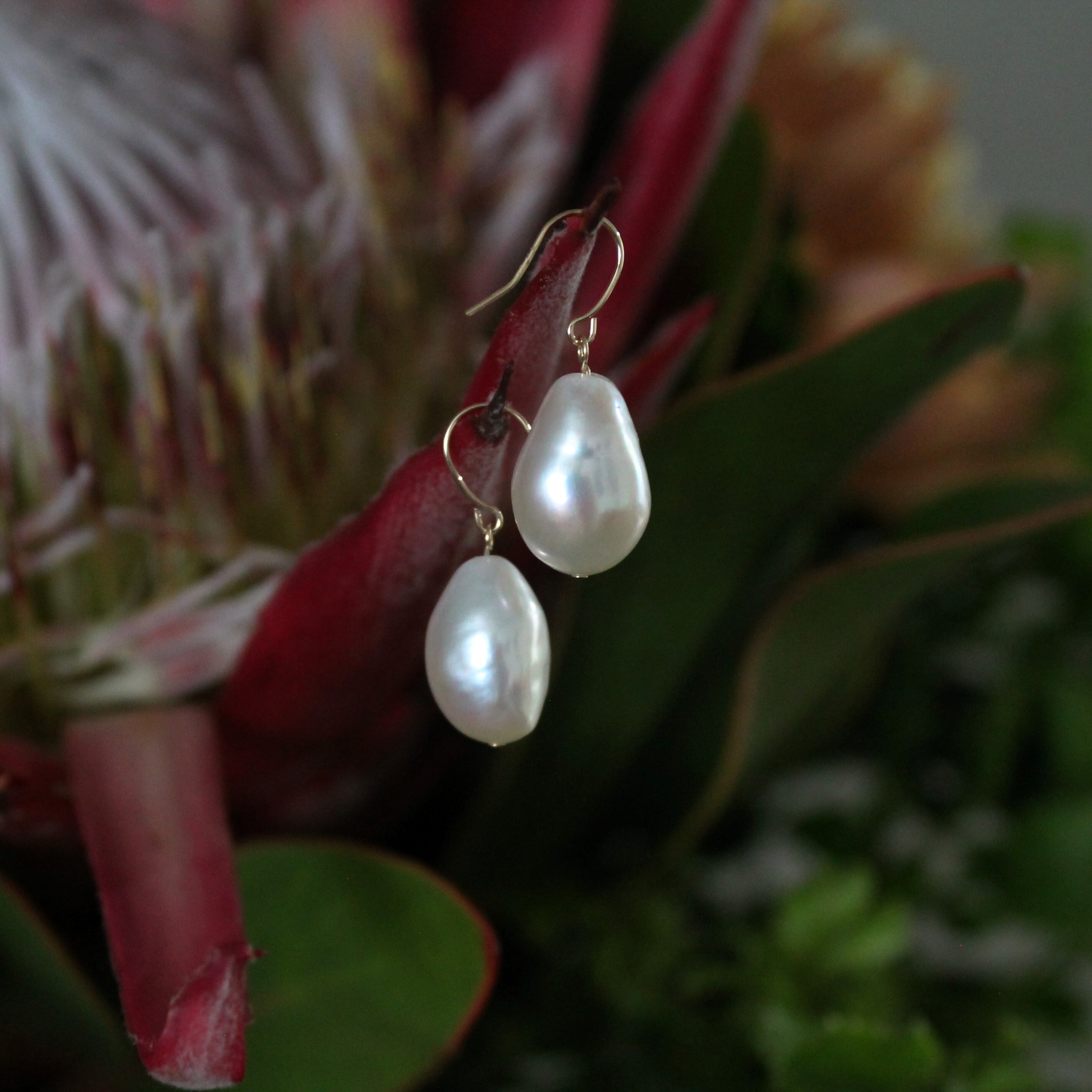 パールドロップピアス　エレガント　10K baroque] K10 バロックパール 1粒 ドロップピアス (S) | GRAVITAS JEWELRY