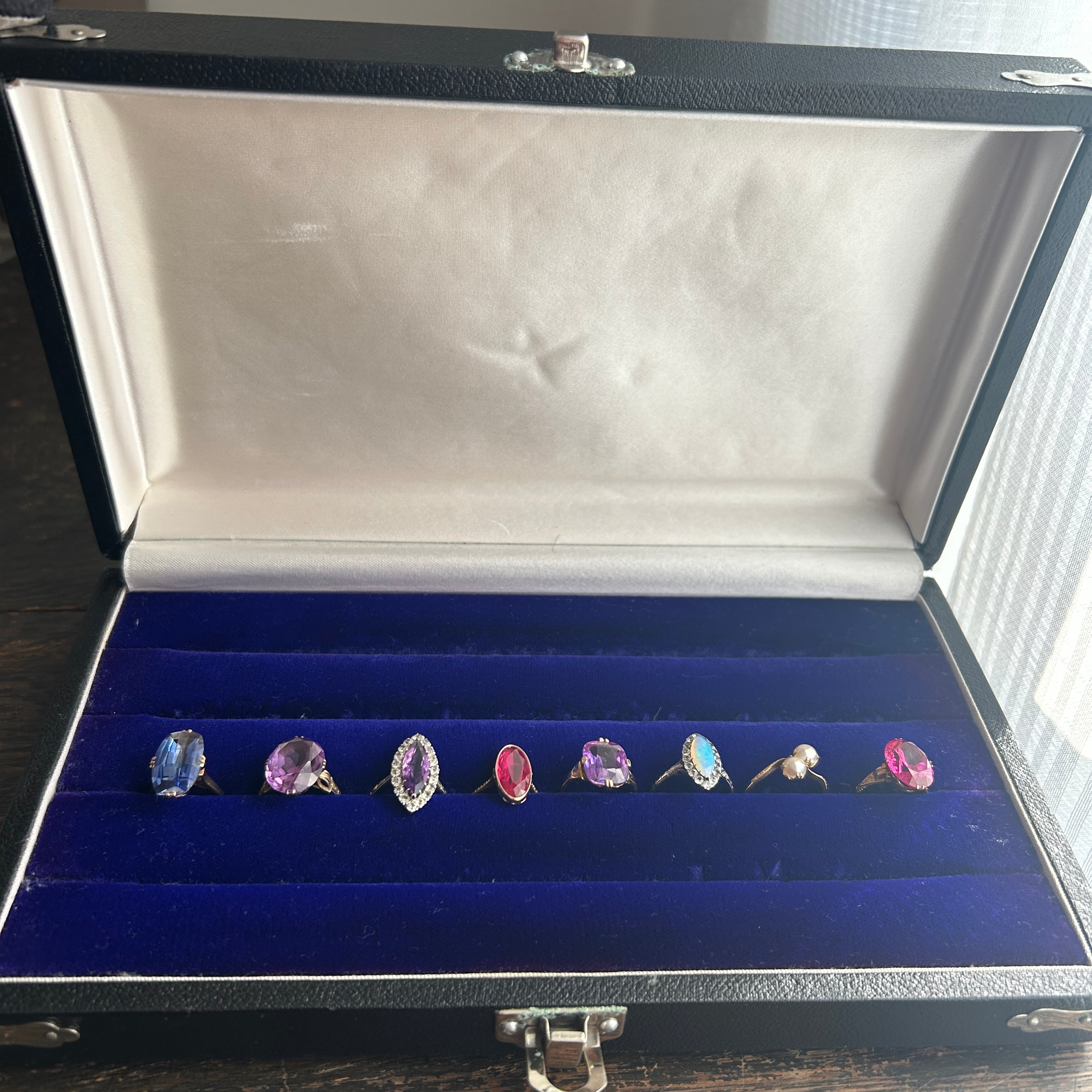 ヴィンテージ リングコレクションケースC  中型　やや太めリング用