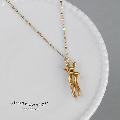 【ネコポス便】金属アレルギー対応ハグモチーフネックレス ネックレス ステンレス ネックレス レディース ハグペンダント ハグモチーフ 人型 抱擁 ペタルチェーン リップルチェーン ペタルチェーン 2618
