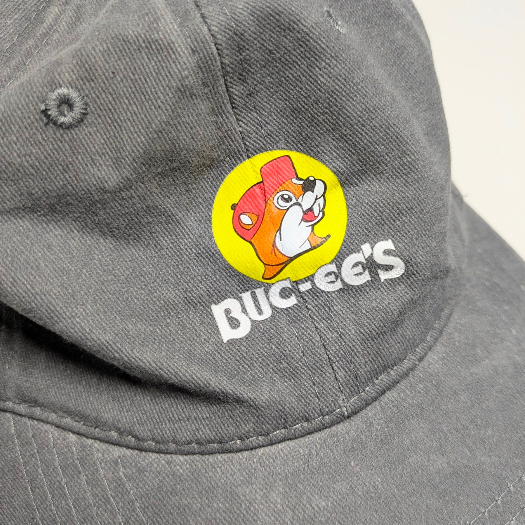 ♧ 再入荷！【 Buc-ee's（バッキーズ） 】 6パネルCAP / ベースボールキャップ / ウォッシュ加工 / ピグメント加工 〚アメリカン雑貨 アメトイ〛
