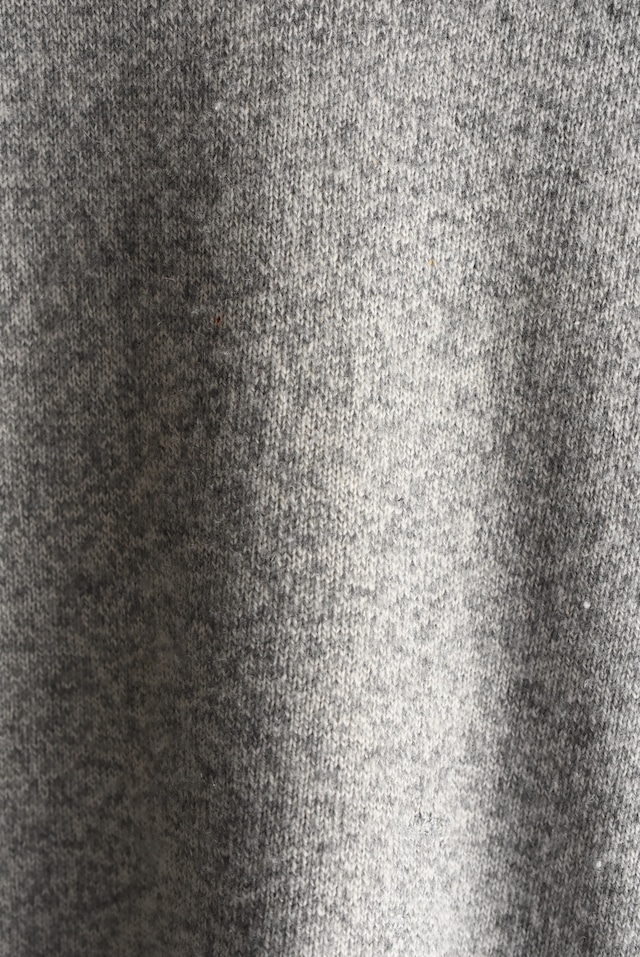 OK/80's "Neiman Marcus" feather grey pure cashmere knit